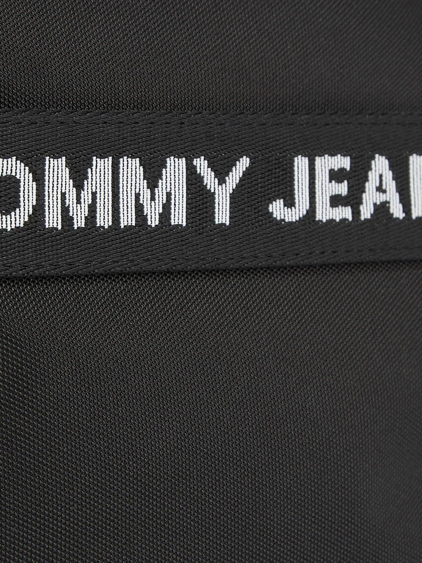 Сумки Tommy Hilfiger Tjm Essential Reporter модель AM0AM11524-BDS Сумки Tommy Hilfiger Tjm Essential Reporter модель AM0AM11524-BDS Фото