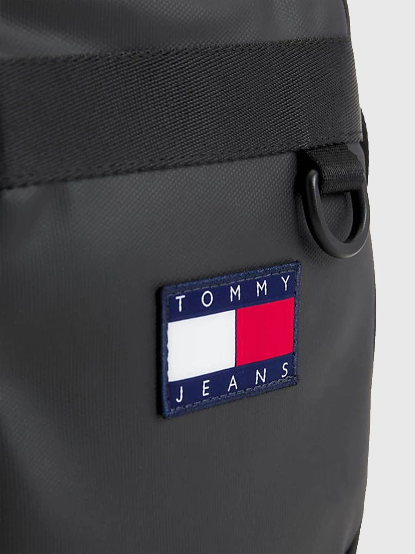 Сумки Tommy Hilfiger Tjm Dly Elev Reporter модель AM0AM11663-BDS Сумки Tommy Hilfiger Tjm Dly Elev Reporter модель AM0AM11663-BDS Фото