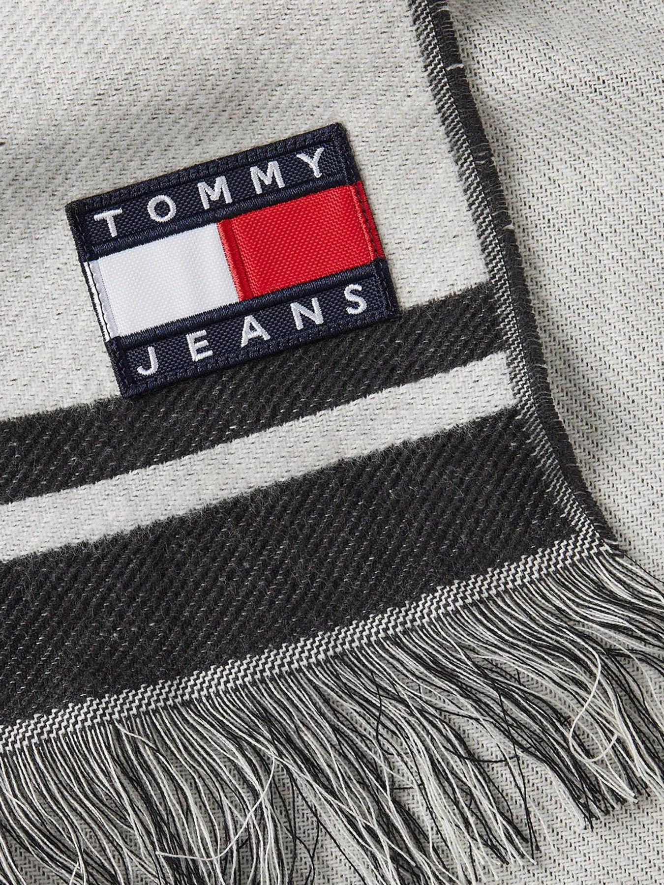 Шарфи та хустки Tommy Hilfiger модель AM0AM11704-0GM Шарфи та хустки Tommy Hilfiger модель AM0AM11704-0GM Фото