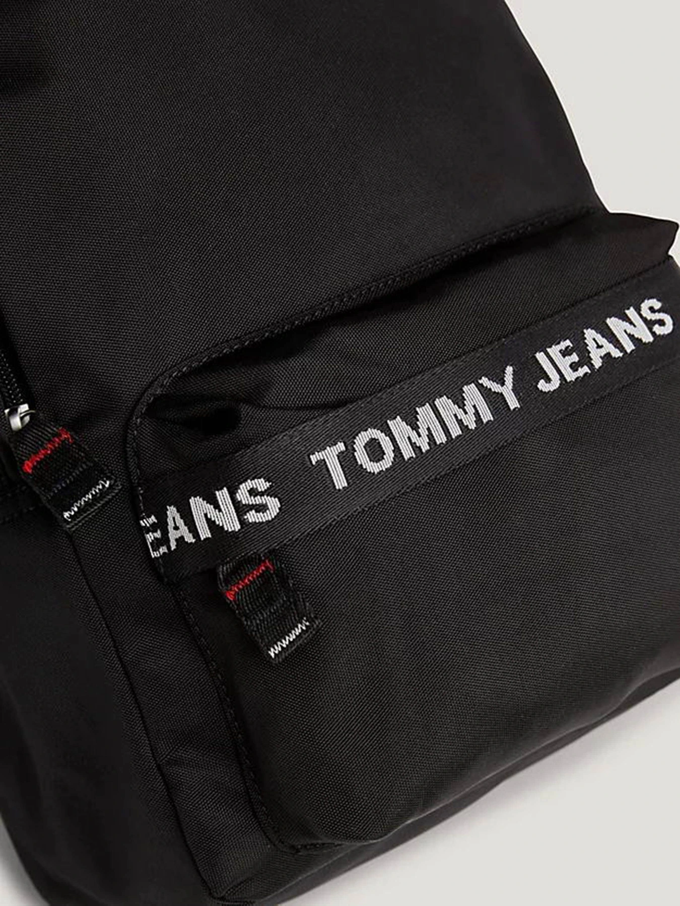 Рюкзаки Tommy Hilfiger модель AW0AW15417-BDS Рюкзаки Tommy Hilfiger модель AW0AW15417-BDS Фото