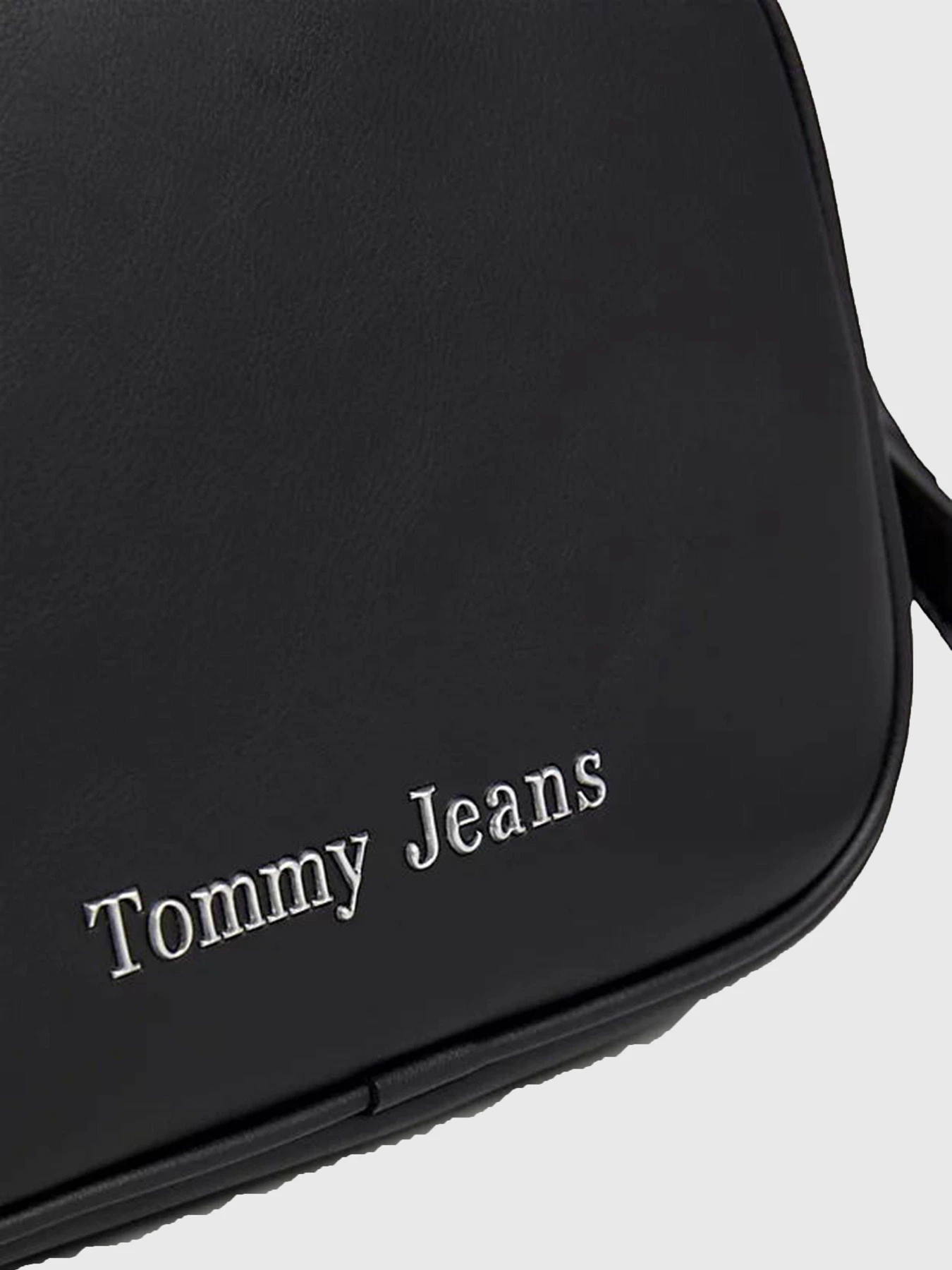 Сумки Tommy Hilfiger Tjw Must Camera Bag Regular Pu модель AW0AW15420-BDS Сумки Tommy Hilfiger Tjw Must Camera Bag Regular Pu модель AW0AW15420-BDS Фото