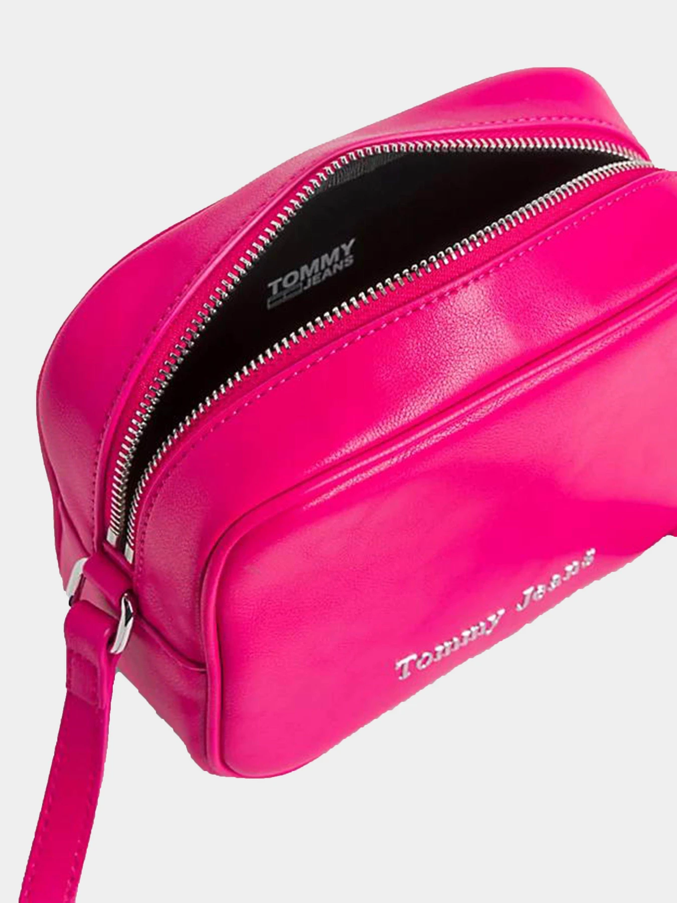 Сумки Tommy Hilfiger Tjw Must Camera Bag Regular Pu модель AW0AW15420-TSA Фото