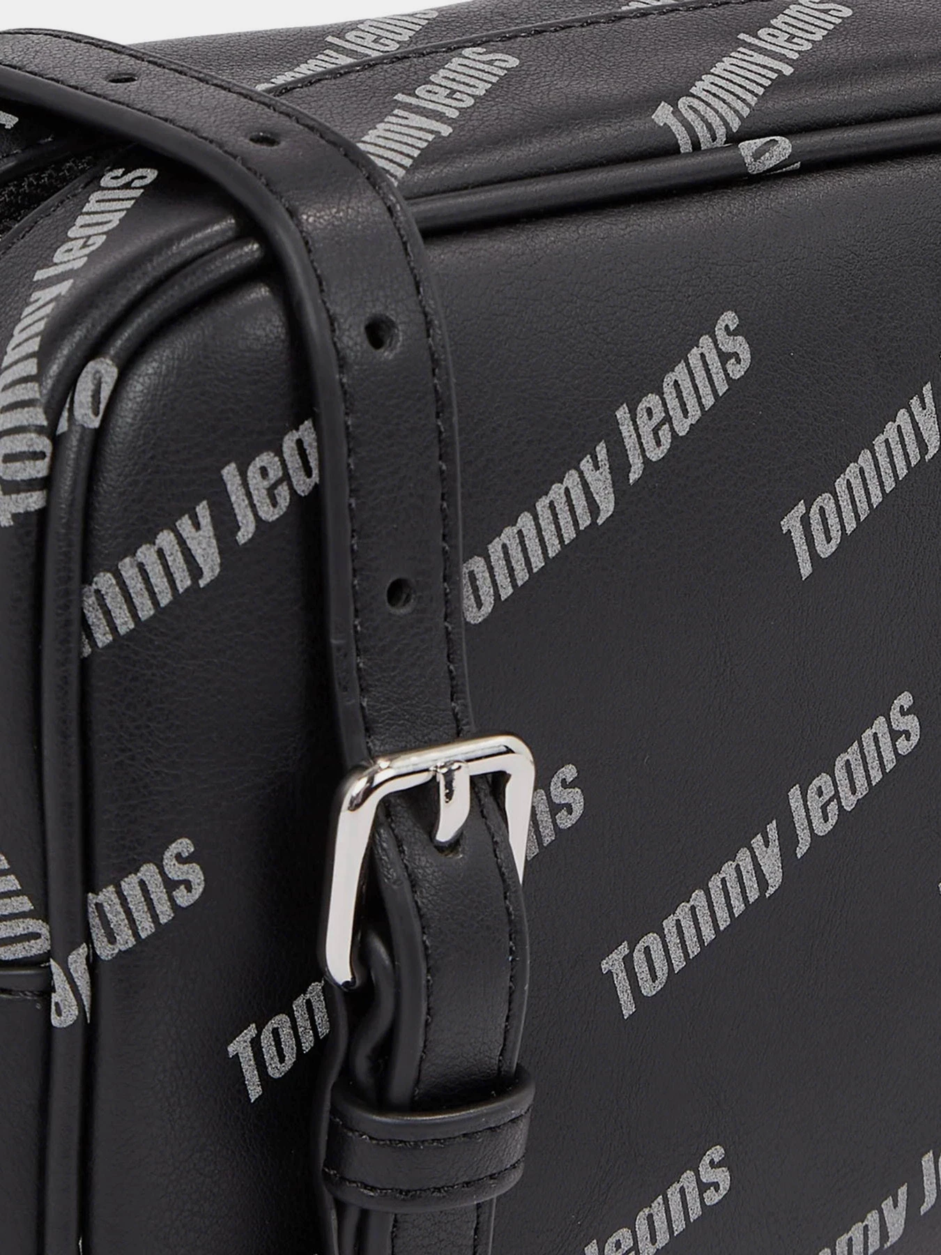 Сумки Tommy Hilfiger Tjw Must Camera Bag Aov Print модель AW0AW15645-0GJ Сумки Tommy Hilfiger Tjw Must Camera Bag Aov Print модель AW0AW15645-0GJ Фото