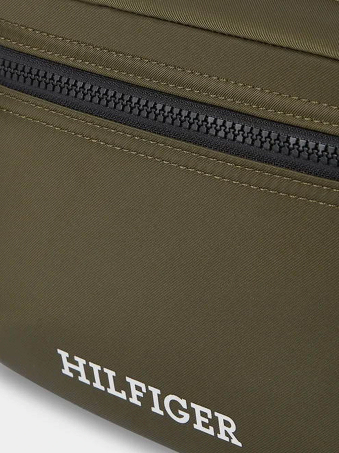 Сумки Tommy Hilfiger Th Monotype Ew Reporter модель AM0AM11546-RBN Сумки Tommy Hilfiger Th Monotype Ew Reporter модель AM0AM11546-RBN Фото