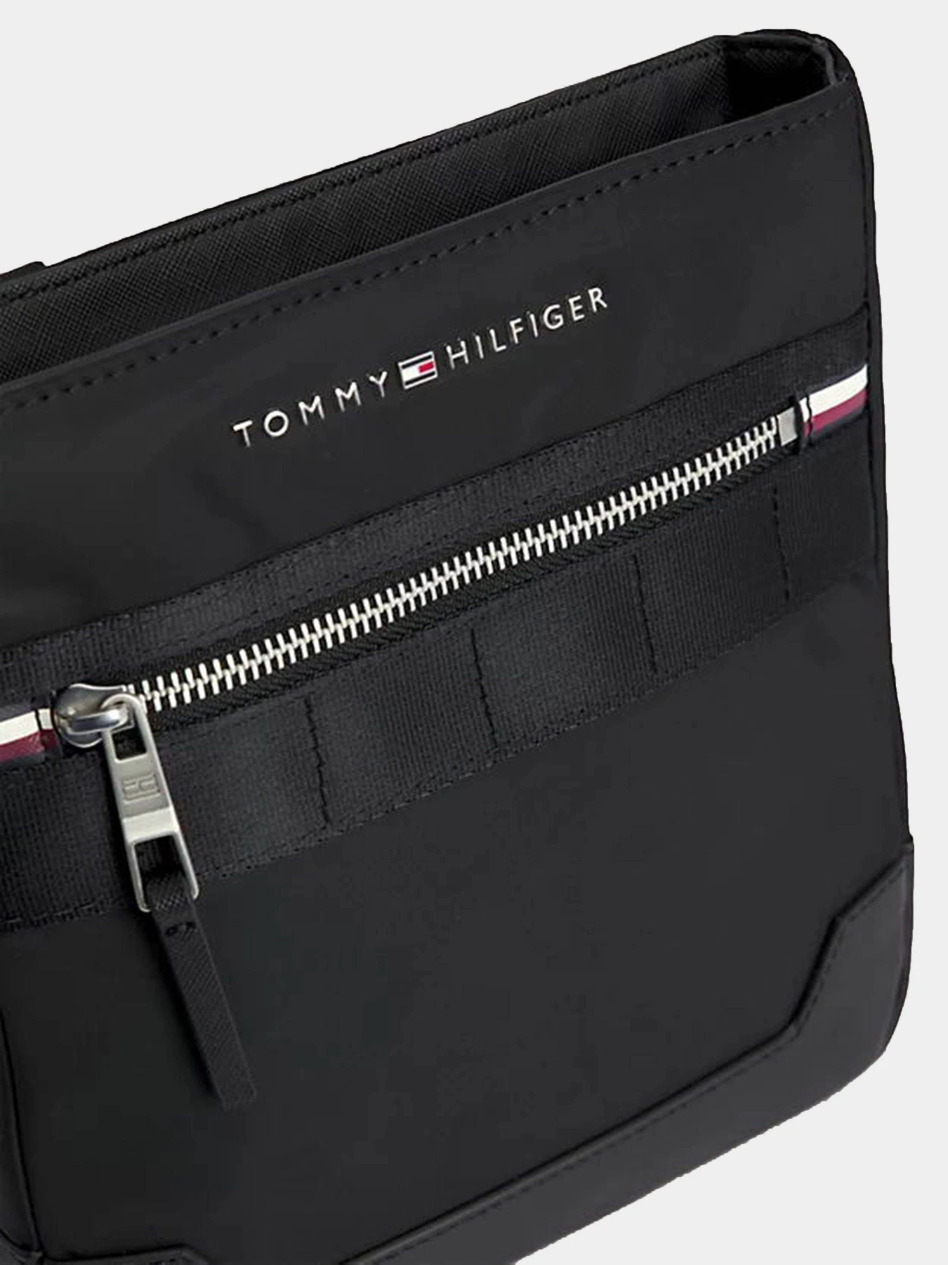 Сумки Tommy Hilfiger Th Elevated Nylon Mini Crossover модель AM0AM11570-BDS Фото