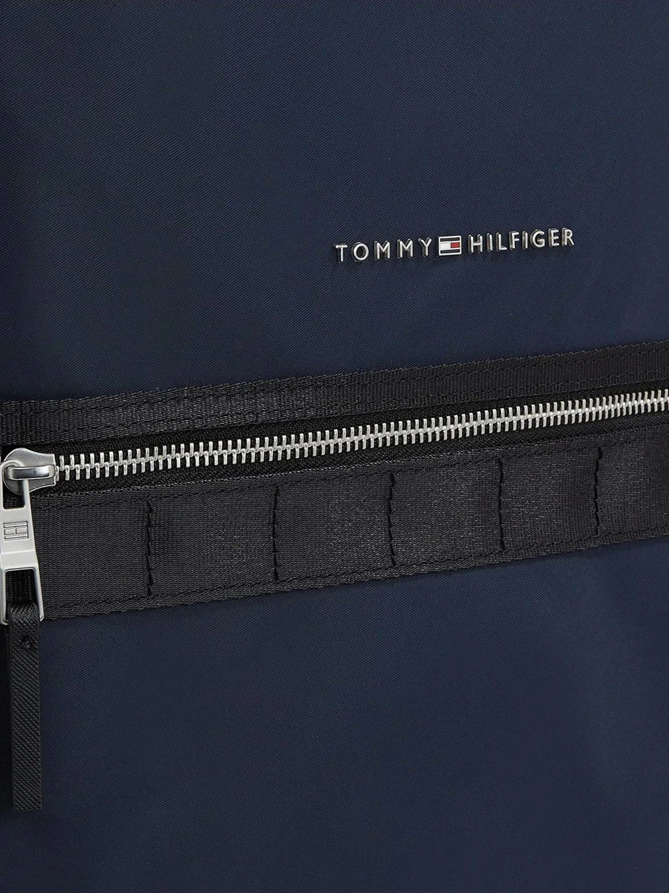 Рюкзаки Tommy Hilfiger Th Elevated Nylon модель AM0AM11573-DW6 Рюкзаки Tommy Hilfiger Th Elevated Nylon модель AM0AM11573-DW6 Фото