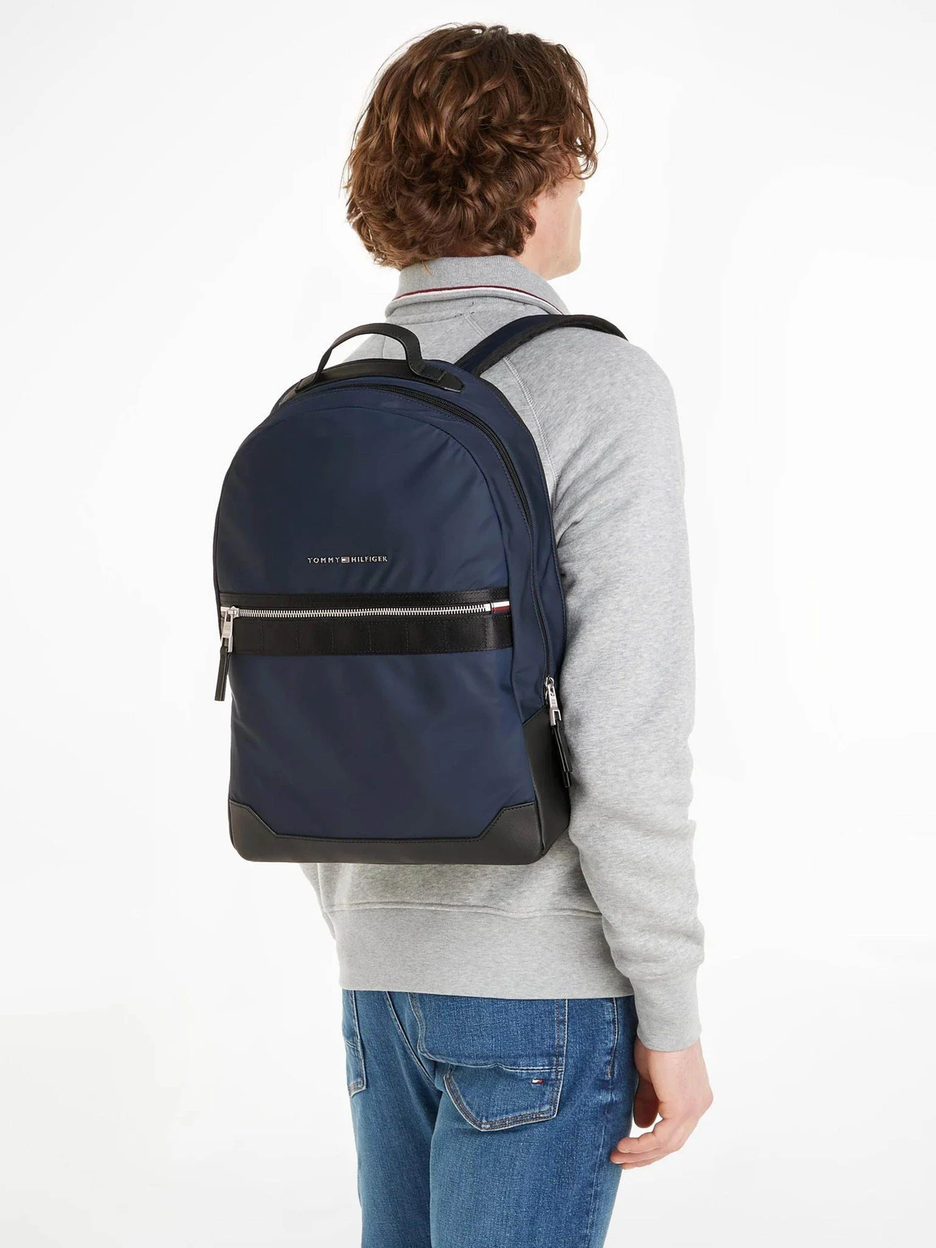 Рюкзаки Tommy Hilfiger Th Elevated Nylon модель AM0AM11573-DW6 Рюкзаки Tommy Hilfiger Th Elevated Nylon модель AM0AM11573-DW6 Фото