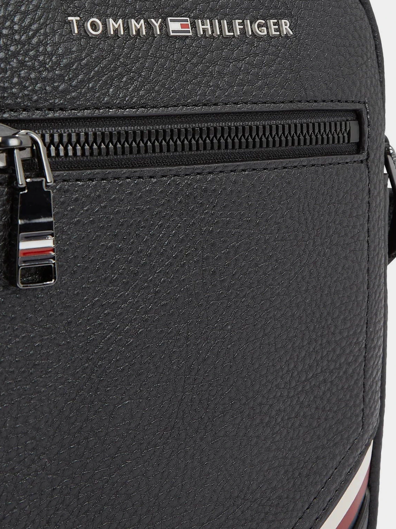Сумки Tommy Hilfiger Central Mini Reporter модель AM0AM11580-BDS Сумки Tommy Hilfiger Central Mini Reporter модель AM0AM11580-BDS Фото