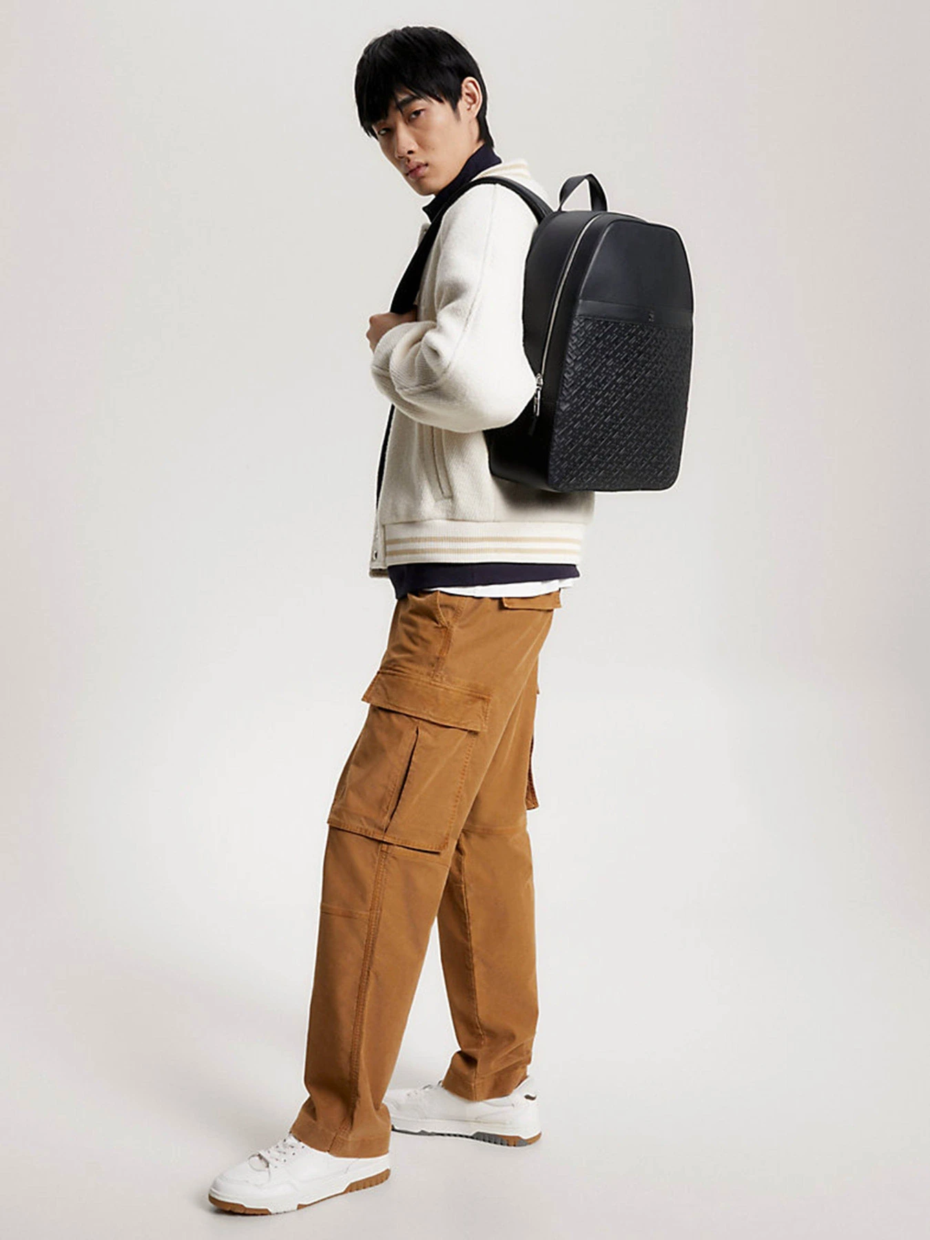 Рюкзаки Tommy Hilfiger модель AM0AM11612-BDS Рюкзаки Tommy Hilfiger модель AM0AM11612-BDS Фото