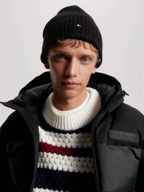 Шапки та кепки Tommy Hilfiger Essential Flag Beanie модель AM0AM10337-BDS Фото