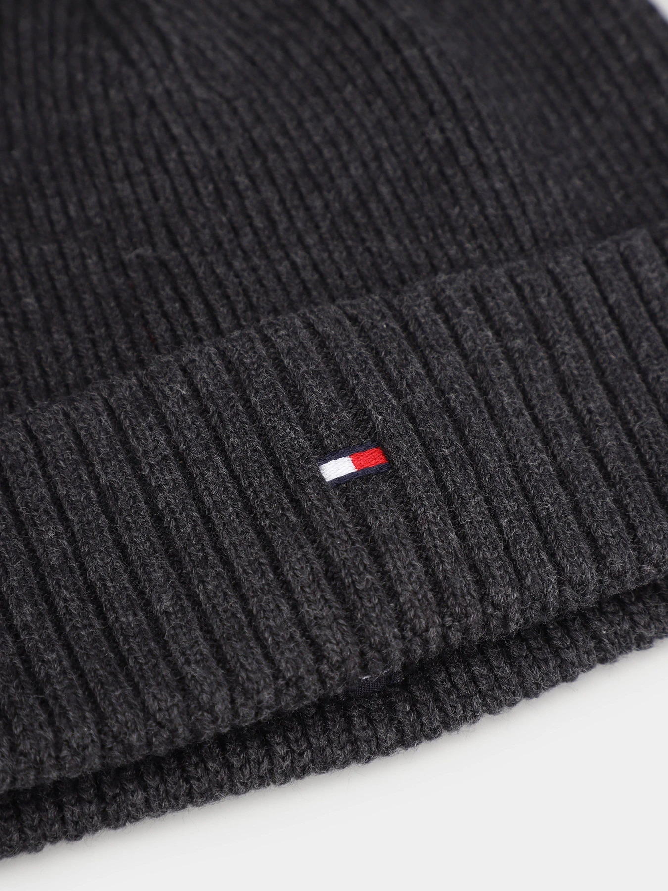 Шапки и кепки Tommy Hilfiger Essential Flag Beanie модель AM0AM10337-PA7 Шапки и кепки Tommy Hilfiger Essential Flag Beanie модель AM0AM10337-PA7 Фото