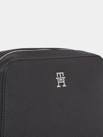 Сумки Tommy Hilfiger Th Emblem Crossover модель AW0AW15216-BDS Фото