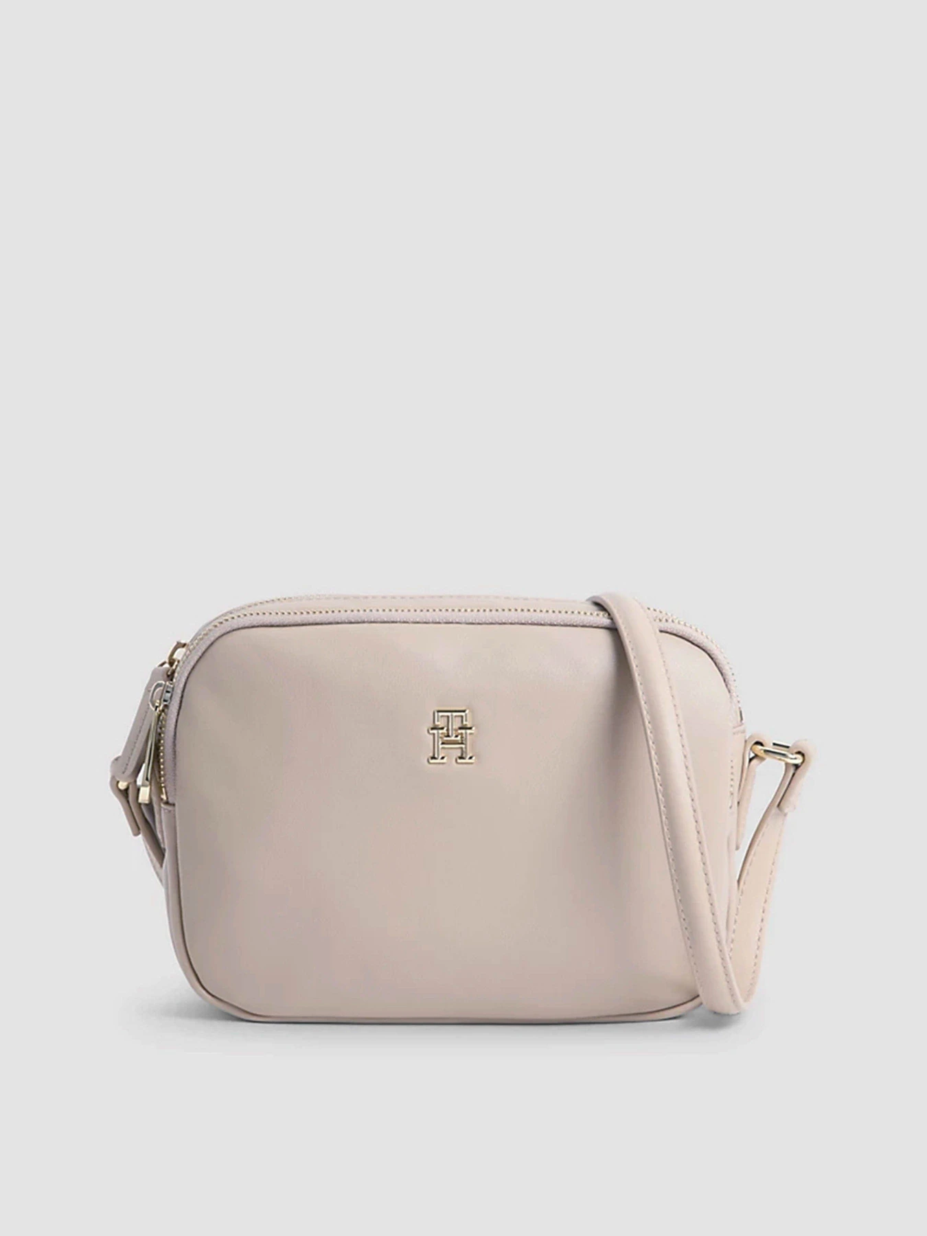 Сумки Tommy Hilfiger модель AW0AW15235-ABO Сумки Tommy Hilfiger модель AW0AW15235-ABO Фото