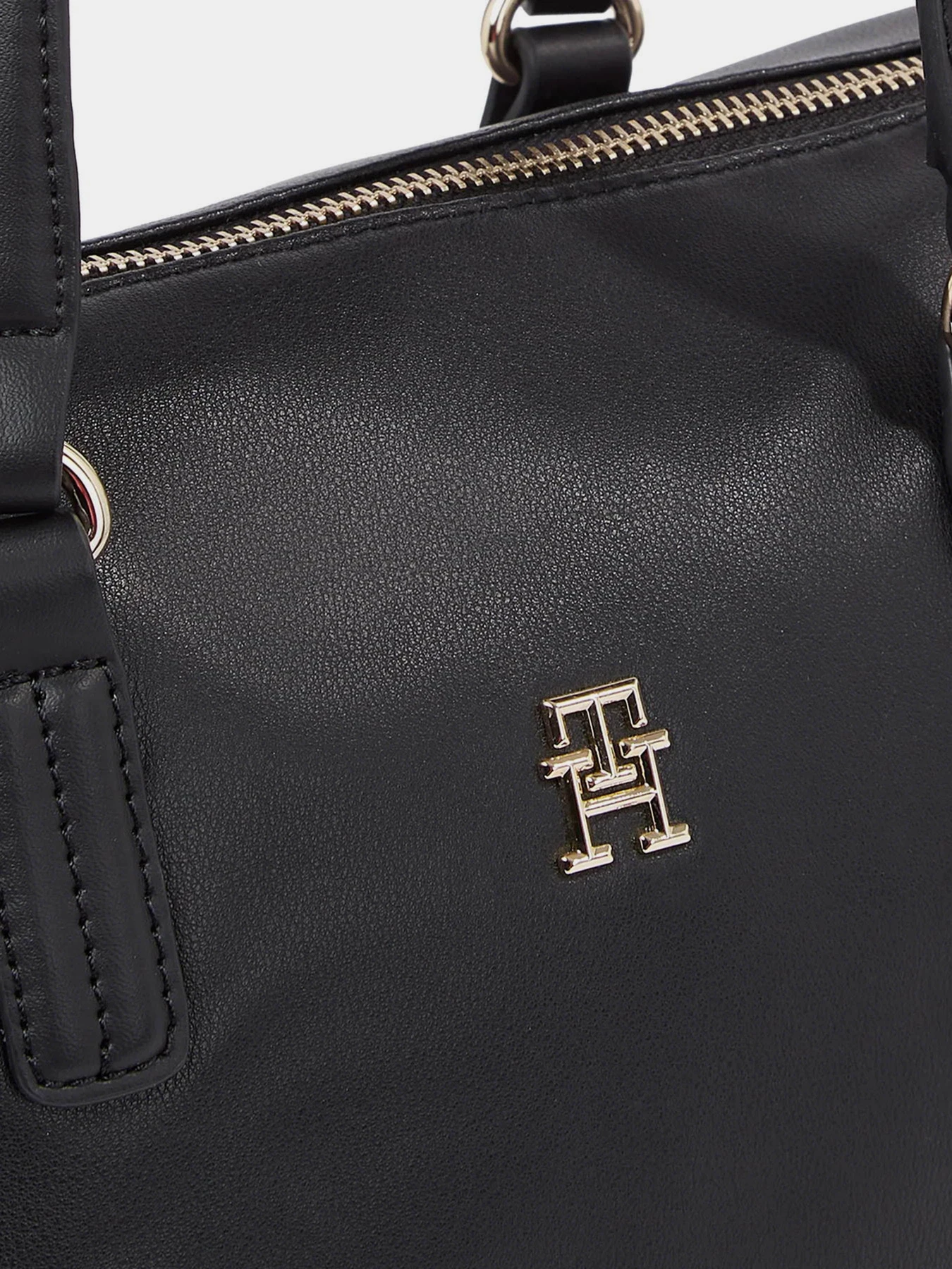 Сумки Tommy Hilfiger Poppy Plus Small Tote модель AW0AW15592-BDS Сумки Tommy Hilfiger Poppy Plus Small Tote модель AW0AW15592-BDS Фото