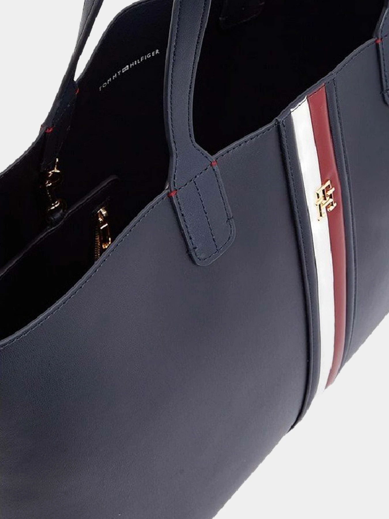 Сумки Tommy Hilfiger Iconic Tommy Tote Puffy модель AW0AW15881-0G0 Сумки Tommy Hilfiger Iconic Tommy Tote Puffy модель AW0AW15881-0G0 Фото