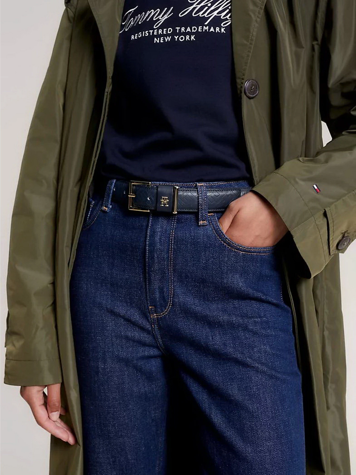 Ремені Tommy Hilfiger Th Casual Mono 3.0 модель AW0AW15382-DW6 Ремені Tommy Hilfiger Th Casual Mono 3.0 модель AW0AW15382-DW6 Фото