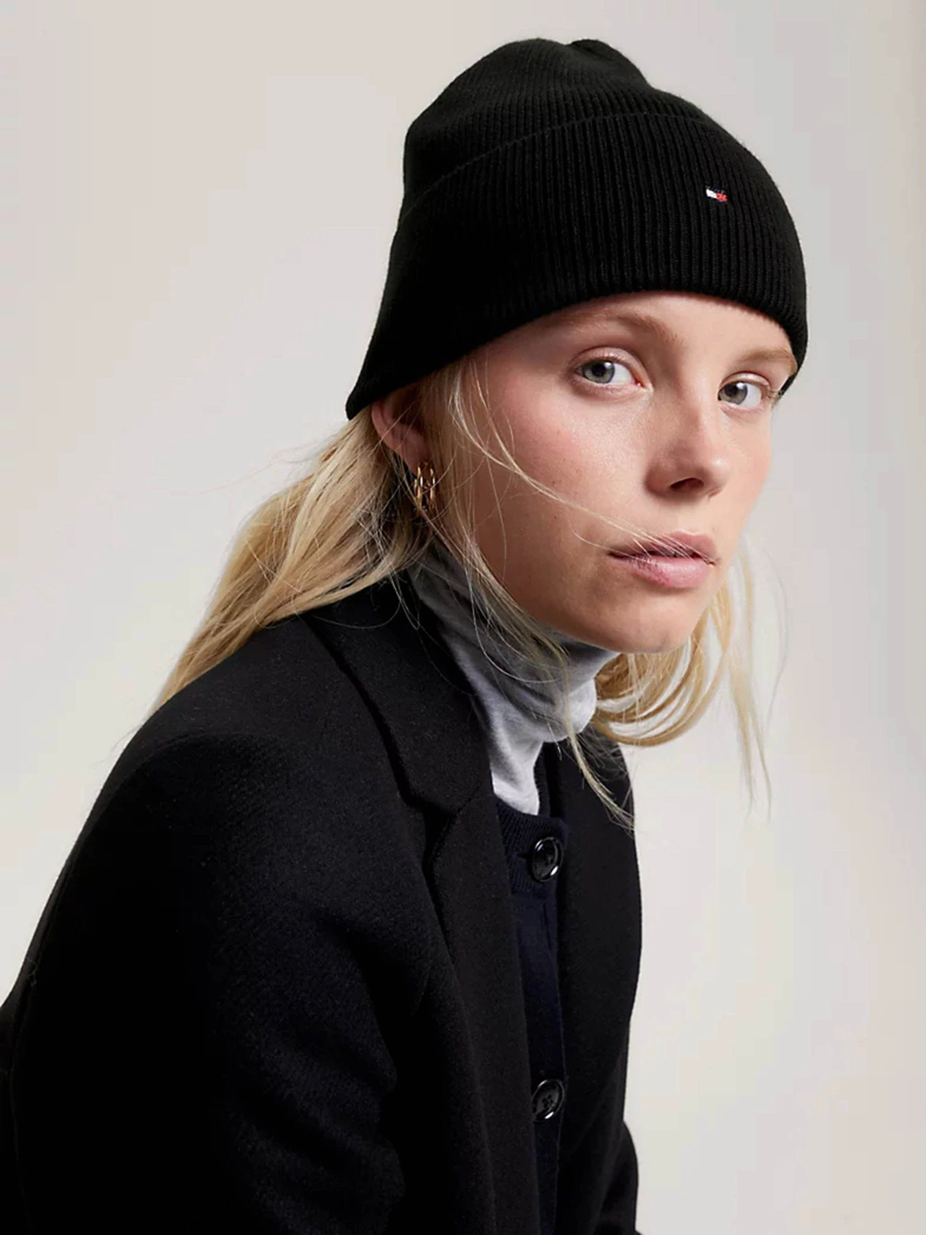 Шапки и кепки Tommy Hilfiger модель AW0AW15309-BDS Шапки и кепки Tommy Hilfiger модель AW0AW15309-BDS Фото
