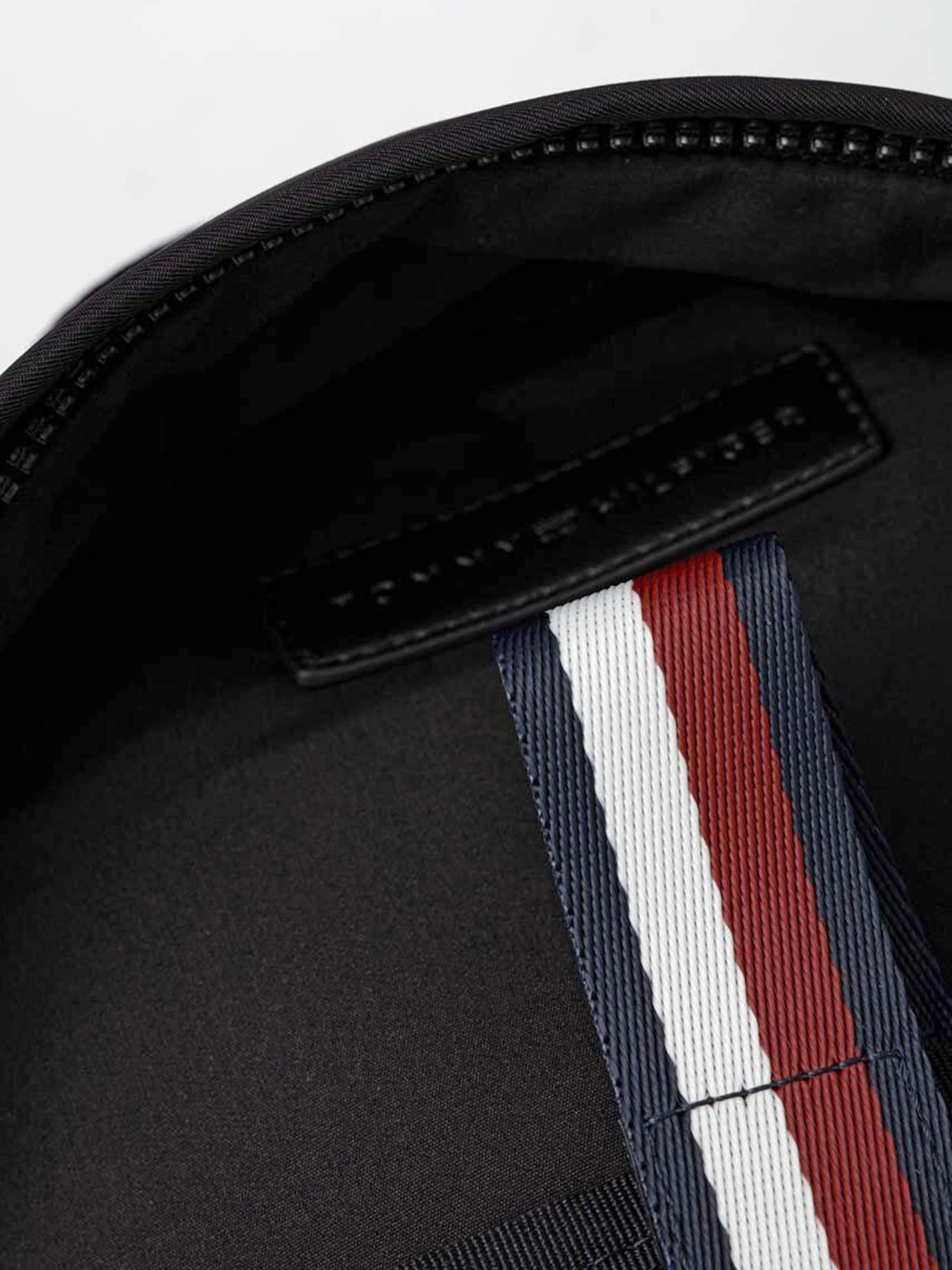 Рюкзаки Tommy Hilfiger модель AM0AM11788-BDS Фото