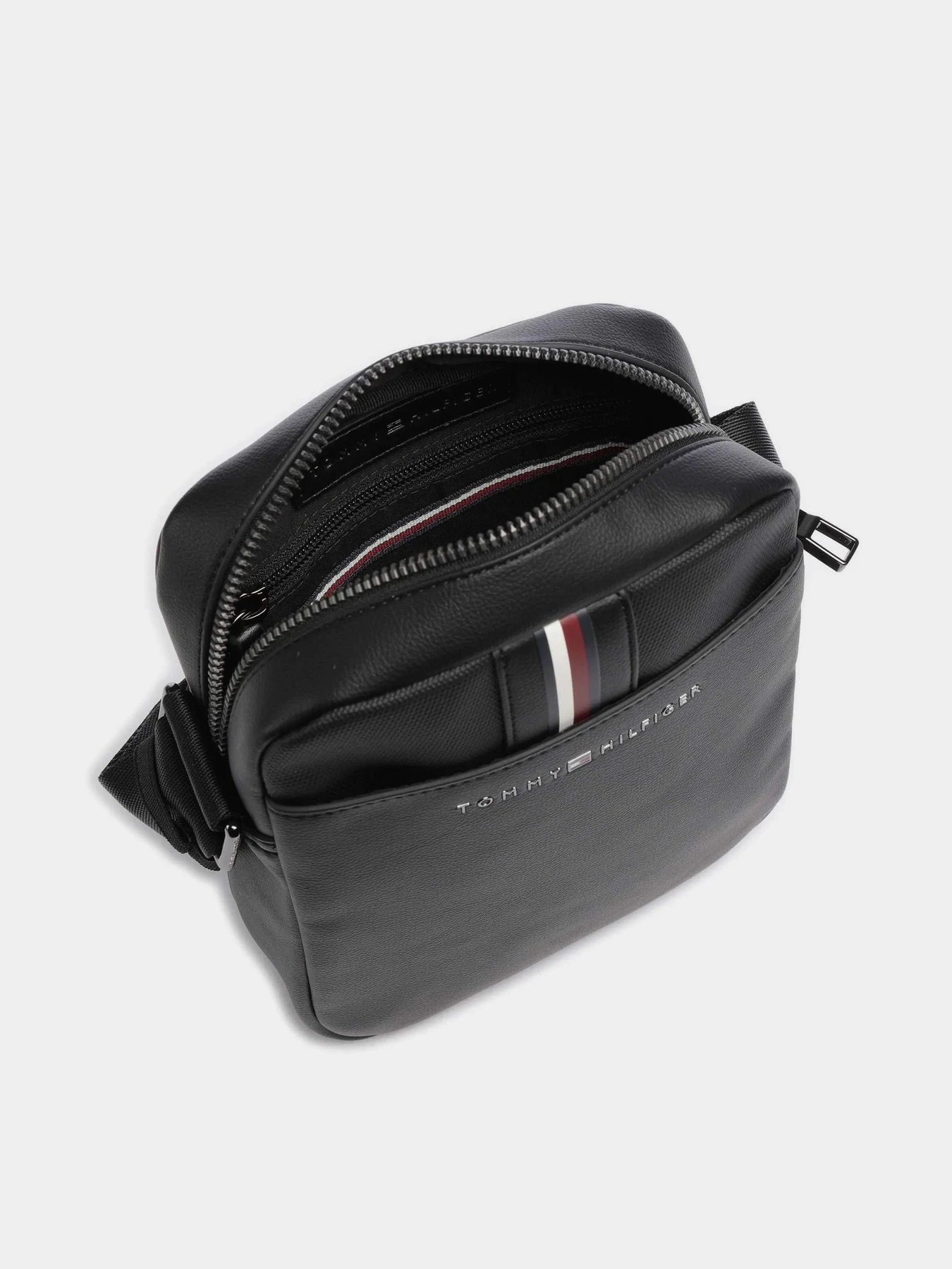 Сумки Tommy Hilfiger модель AM0AM11829-BDS Сумки Tommy Hilfiger модель AM0AM11829-BDS Фото