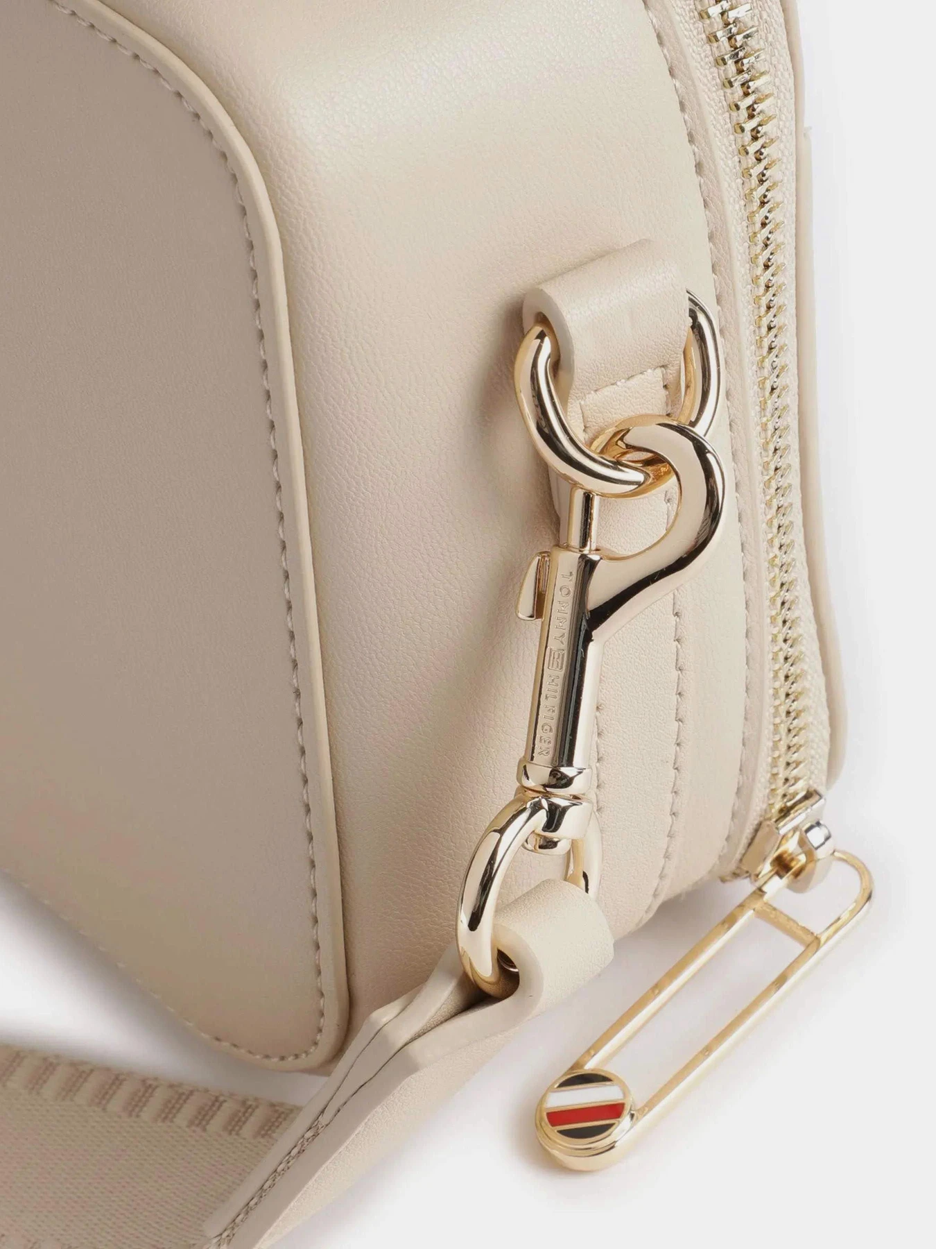 Сумки Tommy Hilfiger модель AW0AW15689-AES Фото