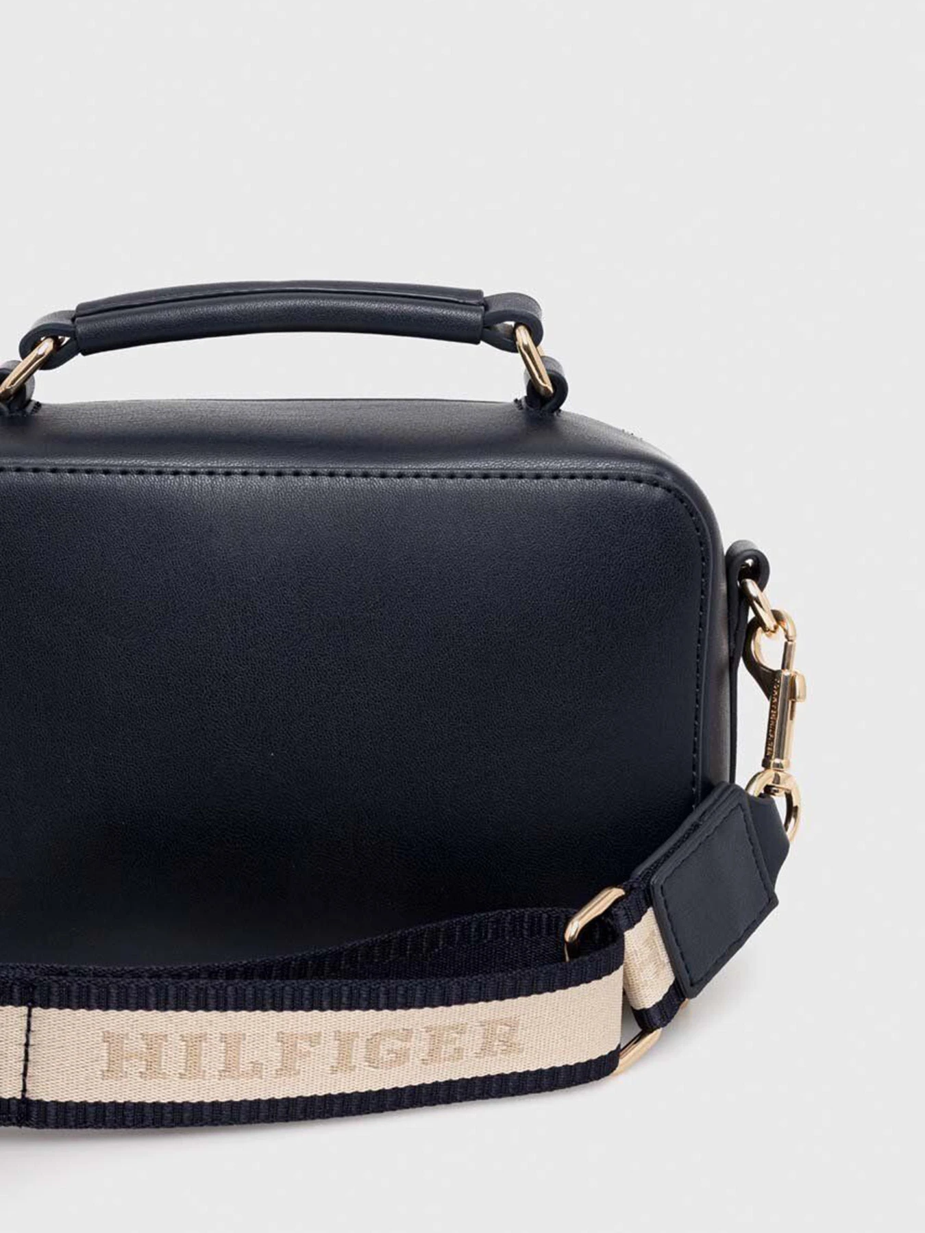Сумки Tommy Hilfiger модель AW0AW15689-DW6 Сумки Tommy Hilfiger модель AW0AW15689-DW6 Фото