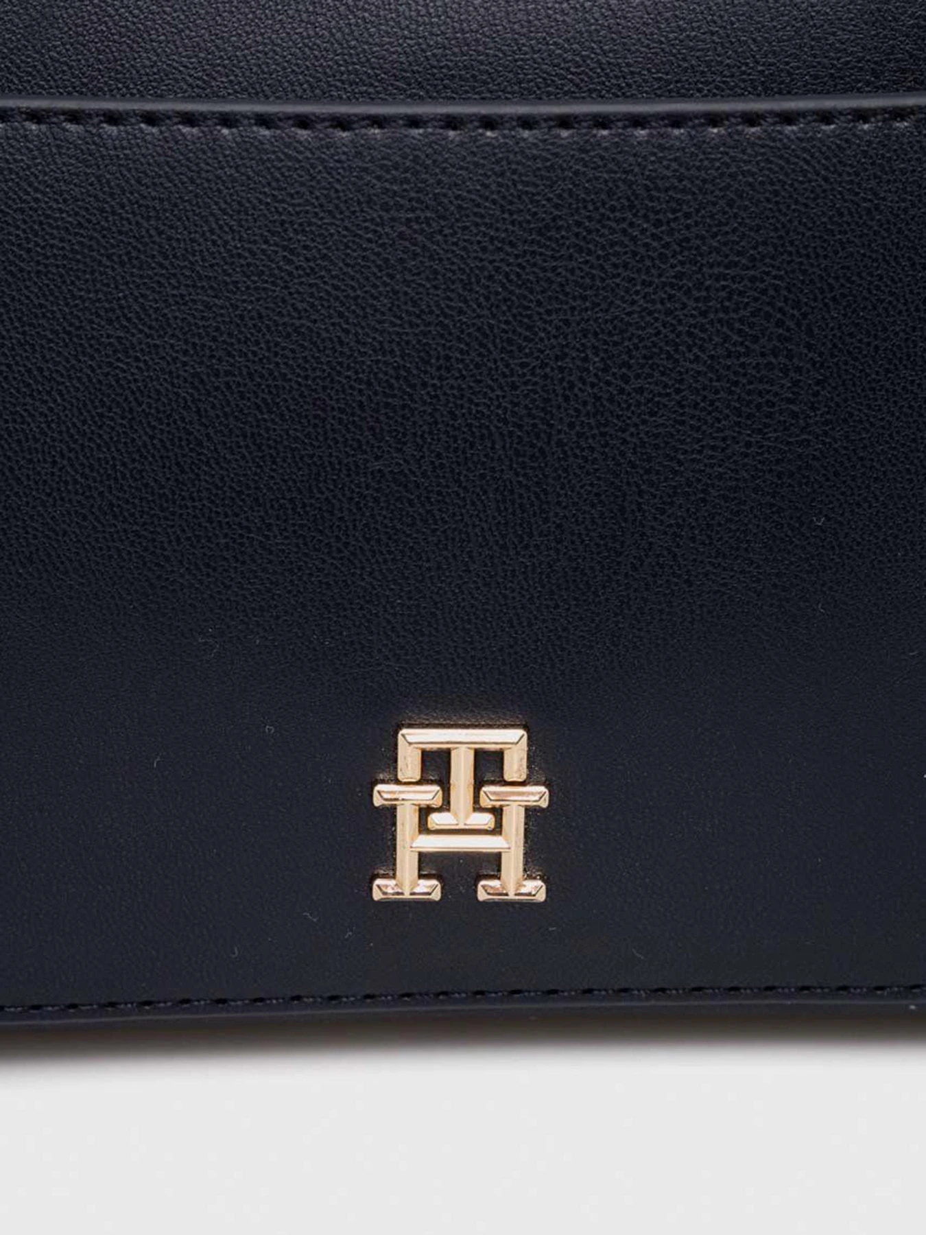 Сумки Tommy Hilfiger модель AW0AW15689-DW6 Сумки Tommy Hilfiger модель AW0AW15689-DW6 Фото