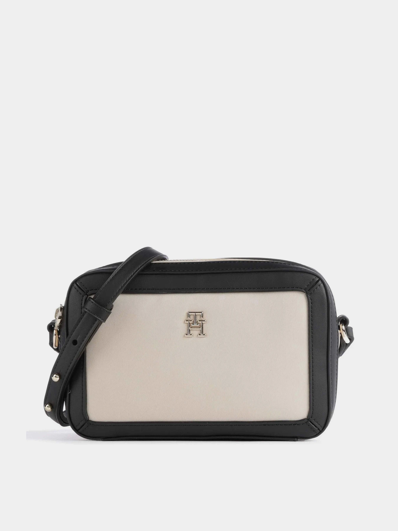 Сумки Tommy Hilfiger модель AW0AW15701-0F4 Сумки Tommy Hilfiger модель AW0AW15701-0F4 Фото
