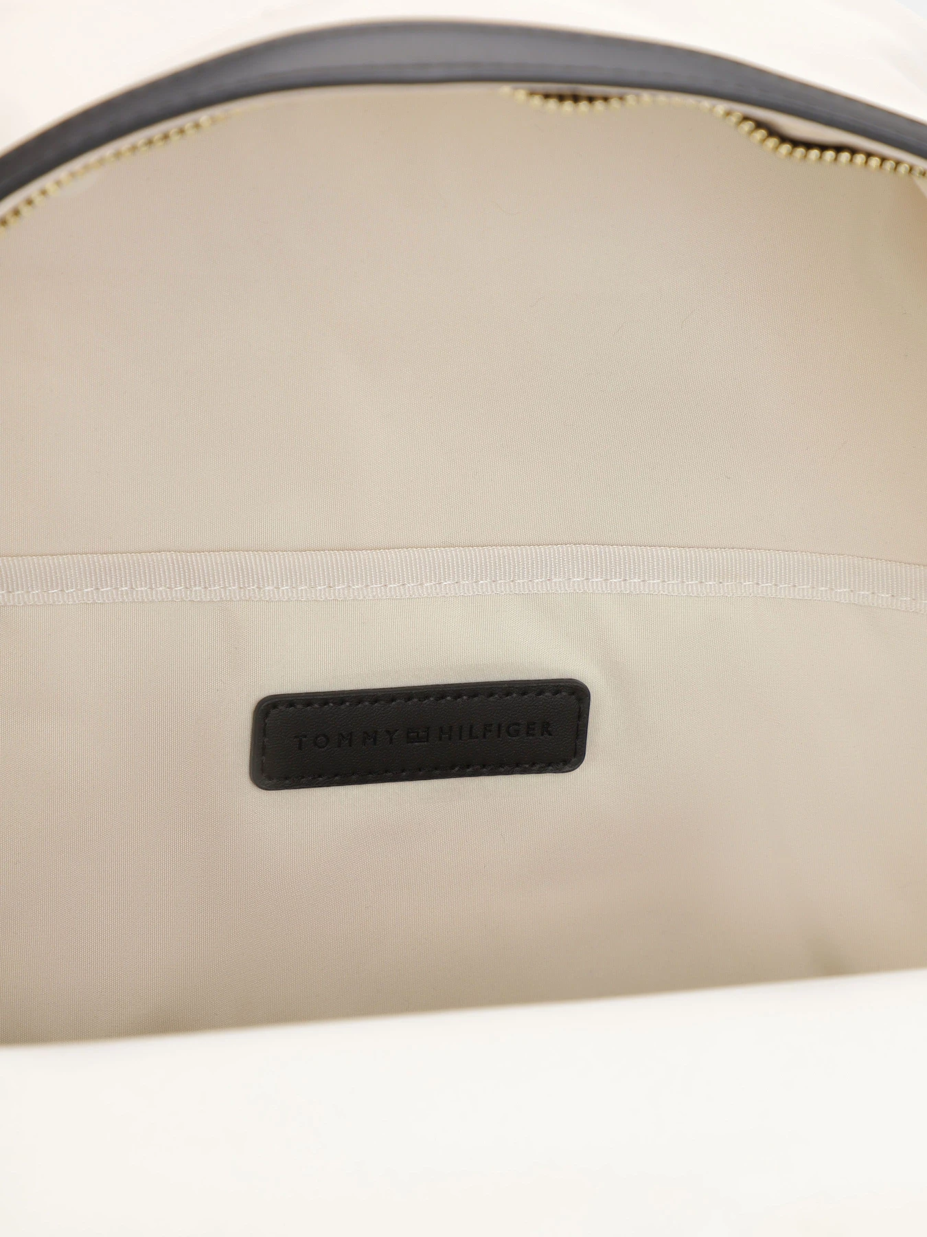 Рюкзаки Tommy Hilfiger модель AW0AW15711-0F4 Рюкзаки Tommy Hilfiger модель AW0AW15711-0F4 Фото