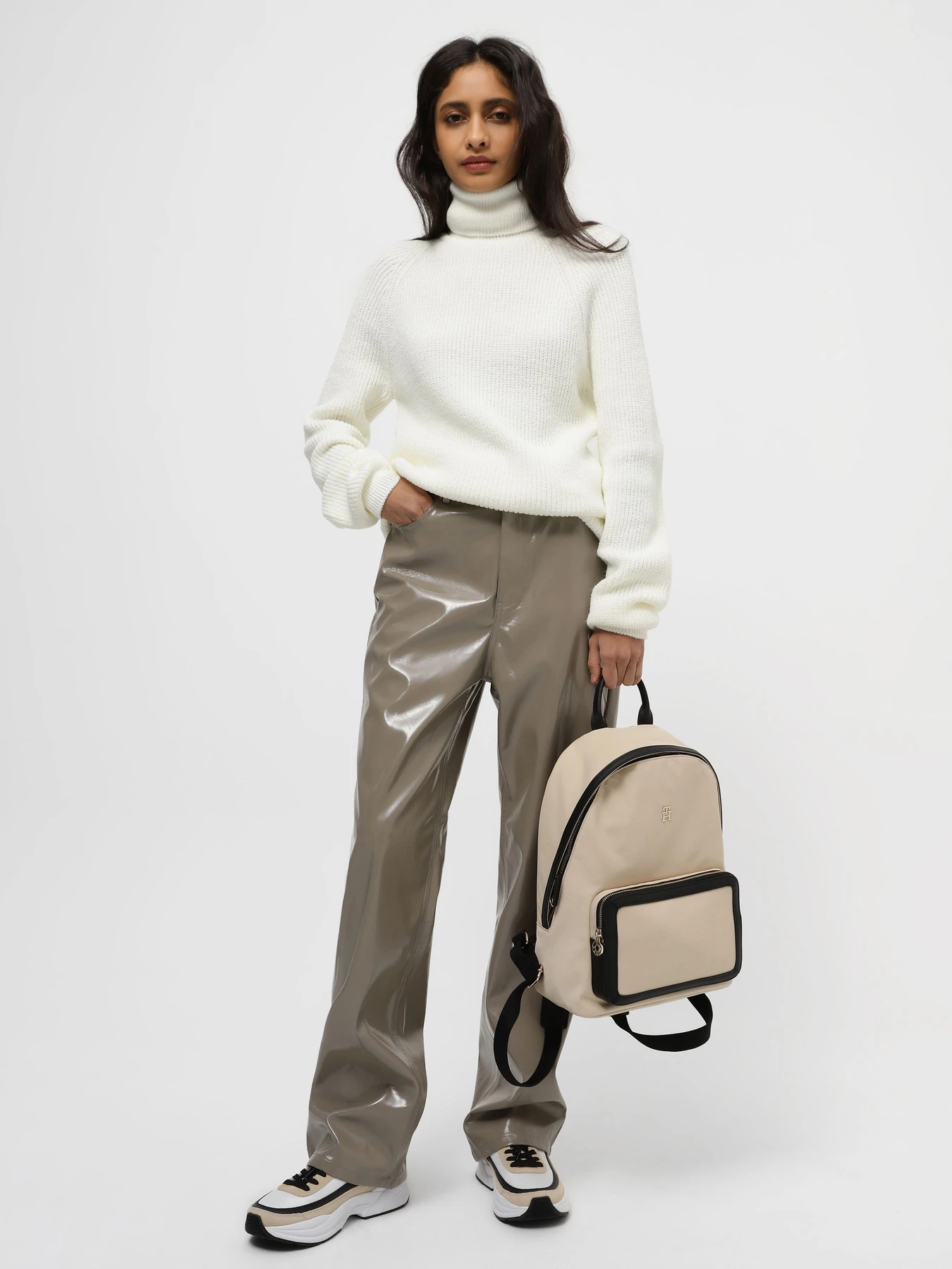 Рюкзаки Tommy Hilfiger модель AW0AW15711-0F4 Рюкзаки Tommy Hilfiger модель AW0AW15711-0F4 Фото