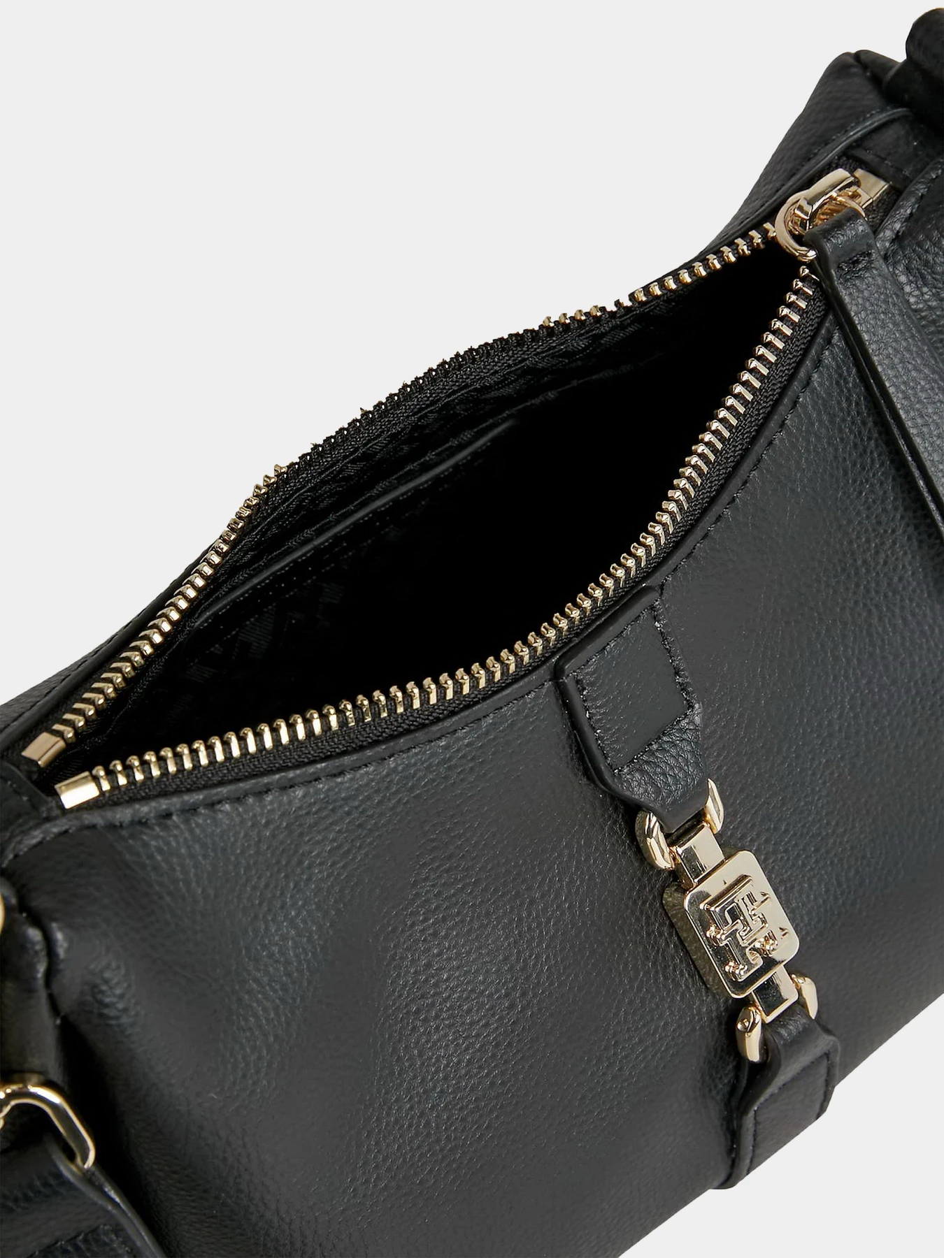 Сумки Tommy Hilfiger модель AW0AW15714-BDS Сумки Tommy Hilfiger модель AW0AW15714-BDS Фото