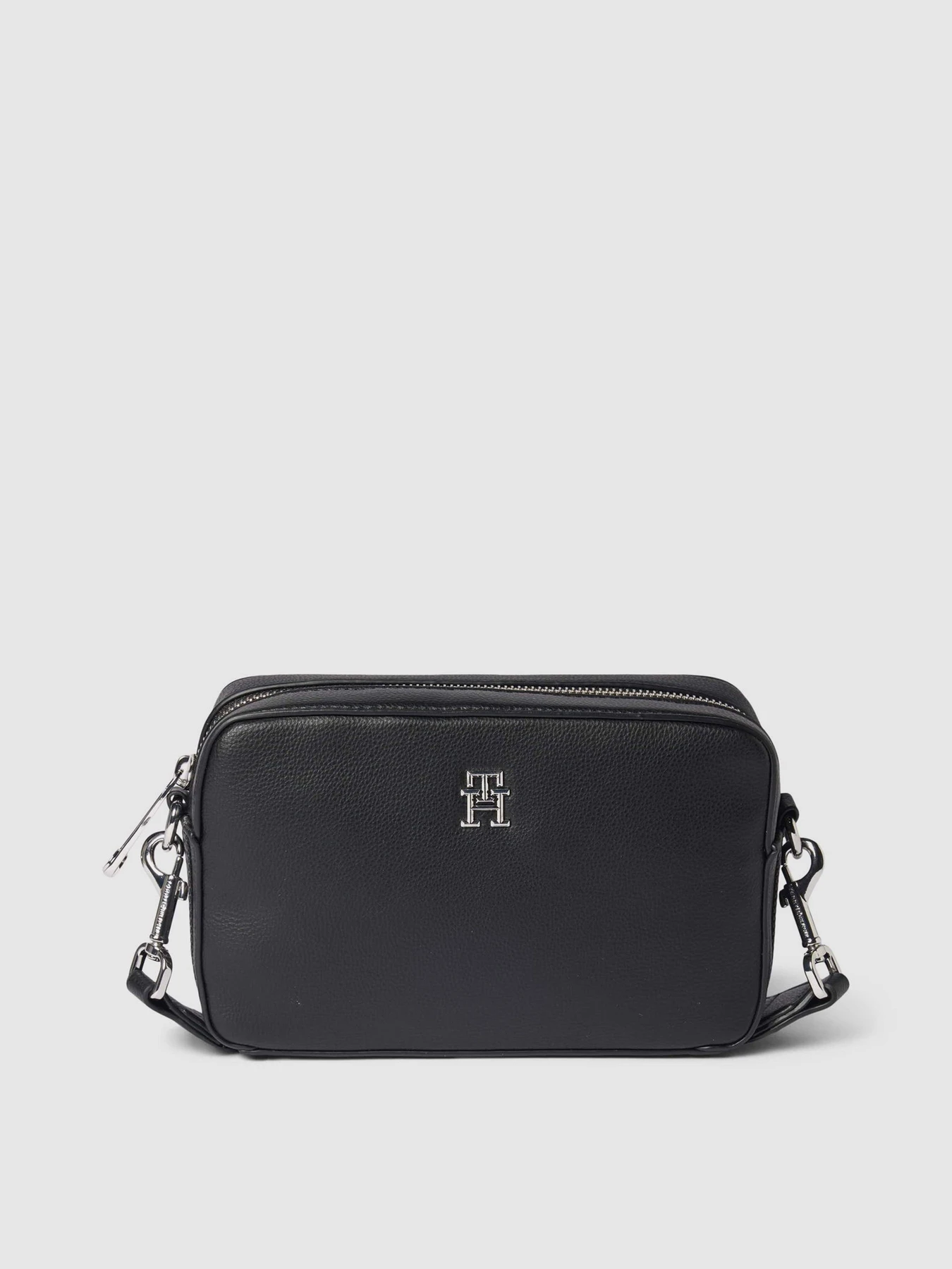 Сумки Tommy Hilfiger модель AW0AW15724-BDS Сумки Tommy Hilfiger модель AW0AW15724-BDS Фото