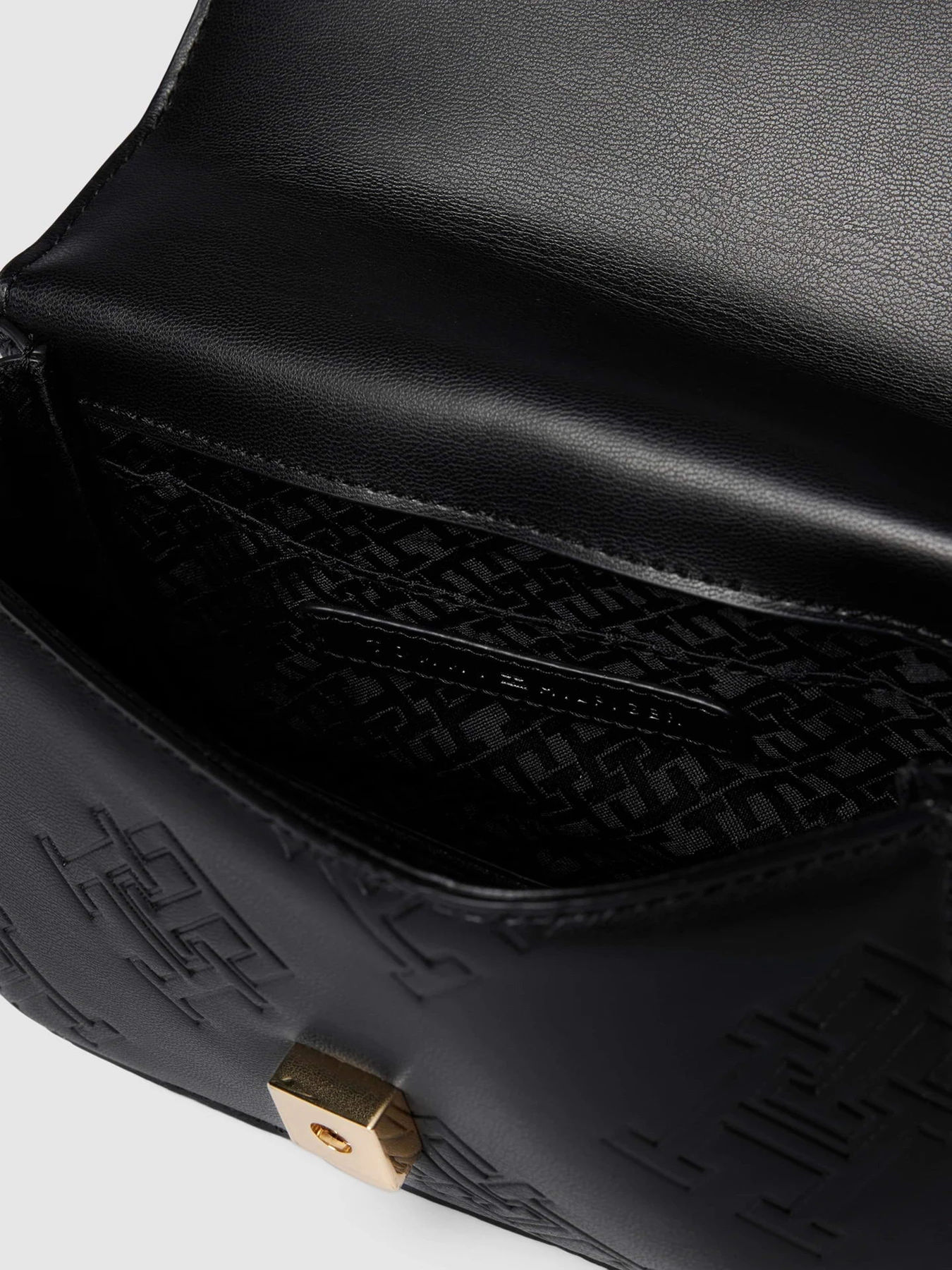 Сумки Tommy Hilfiger модель AW0AW15727-BDS Сумки Tommy Hilfiger модель AW0AW15727-BDS Фото