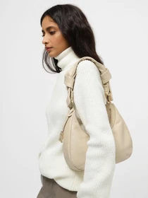 Сумки Tommy Hilfiger модель AW0AW16073-0K4 Фото