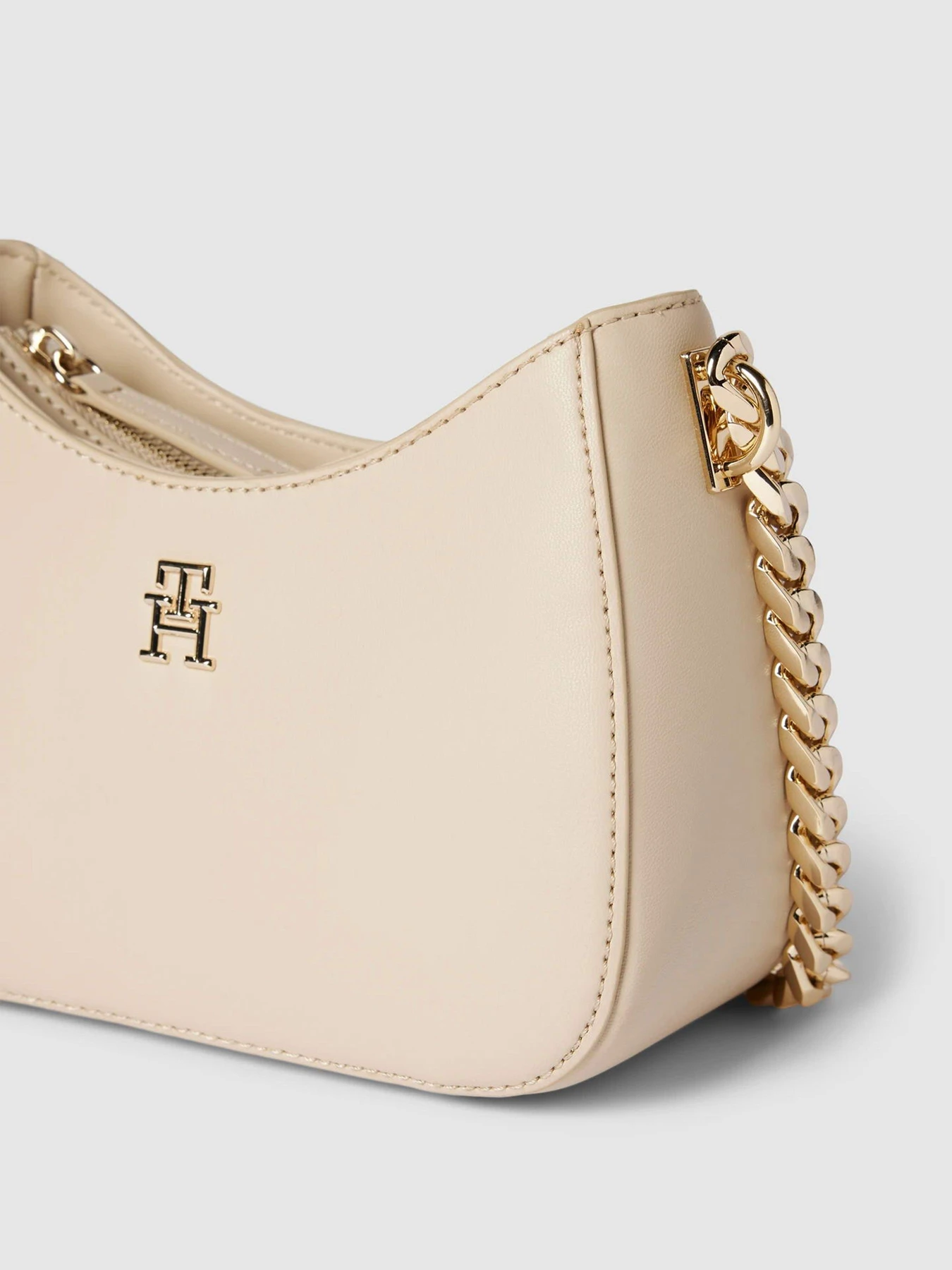 Сумки Tommy Hilfiger модель AW0AW16079-AES Фото