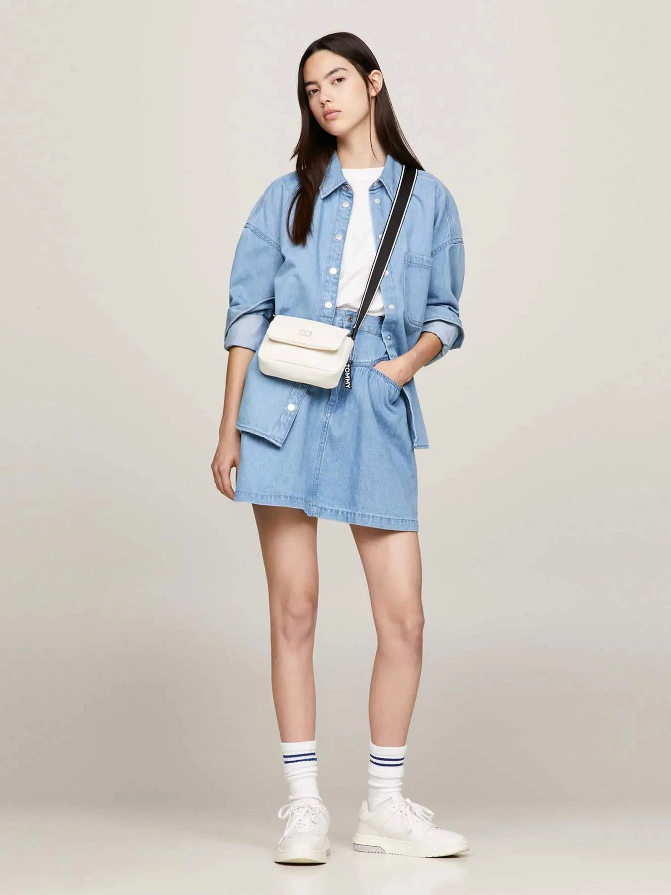 Сумки Tommy Hilfiger модель AW0AW15812-ACG Фото