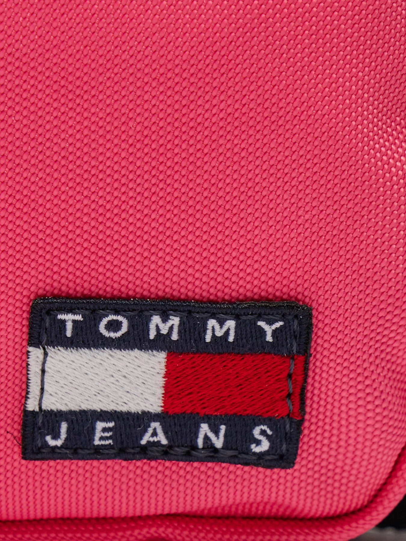 Сумки Tommy Hilfiger модель AW0AW15818-THW Сумки Tommy Hilfiger модель AW0AW15818-THW Фото