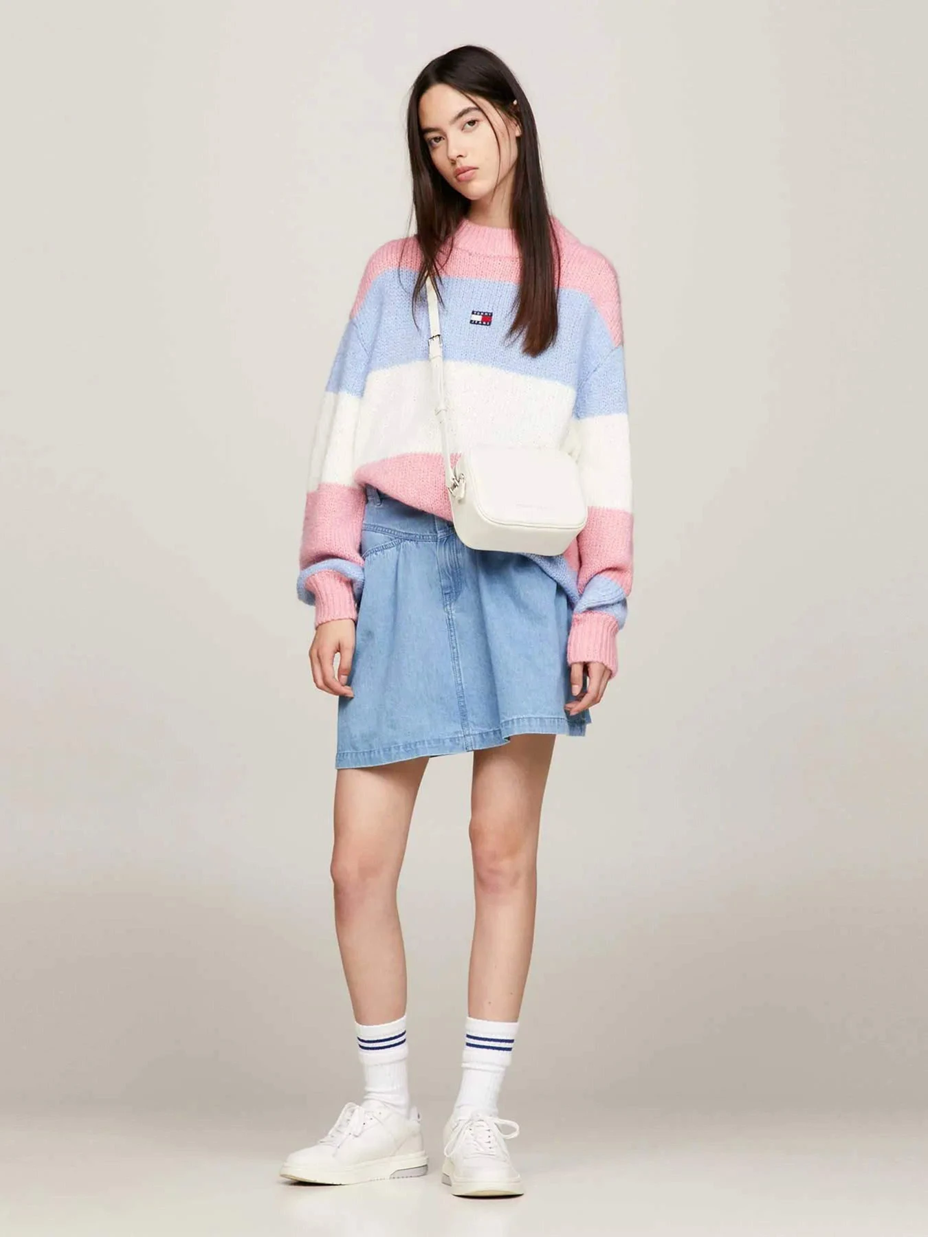 Сумки Tommy Hilfiger модель AW0AW15828-ACG Сумки Tommy Hilfiger модель AW0AW15828-ACG Фото