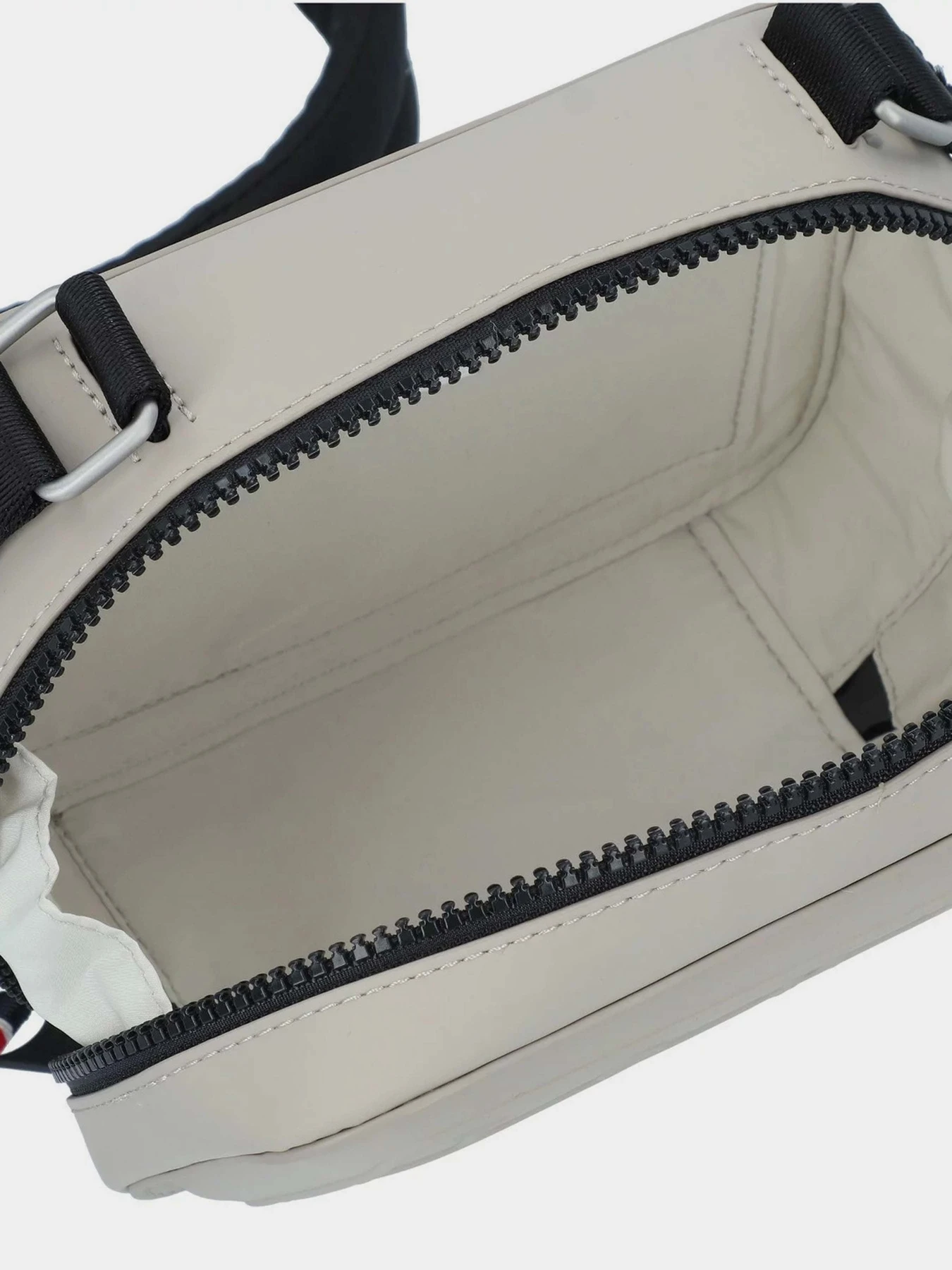Сумки Tommy Hilfiger модель AM0AM12134-PKQ Сумки Tommy Hilfiger модель AM0AM12134-PKQ Фото