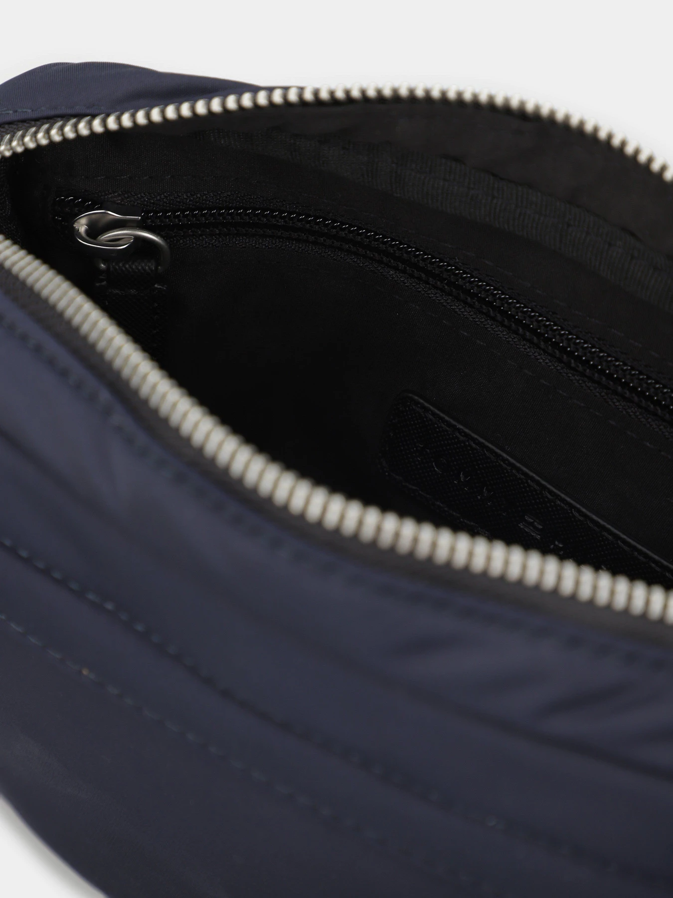 Сумки Tommy Hilfiger модель AM0AM12575-DW6 Сумки Tommy Hilfiger модель AM0AM12575-DW6 Фото