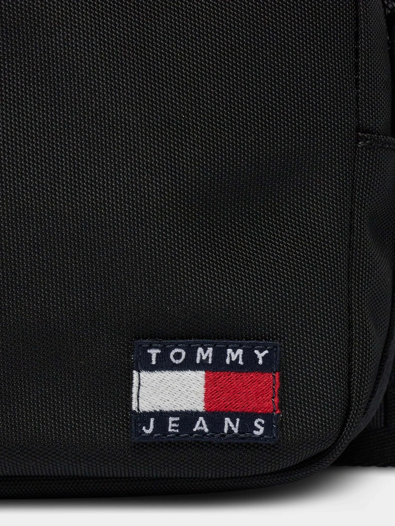 Сумки Tommy Hilfiger модель AW0AW15818-BDS Сумки Tommy Hilfiger модель AW0AW15818-BDS Фото