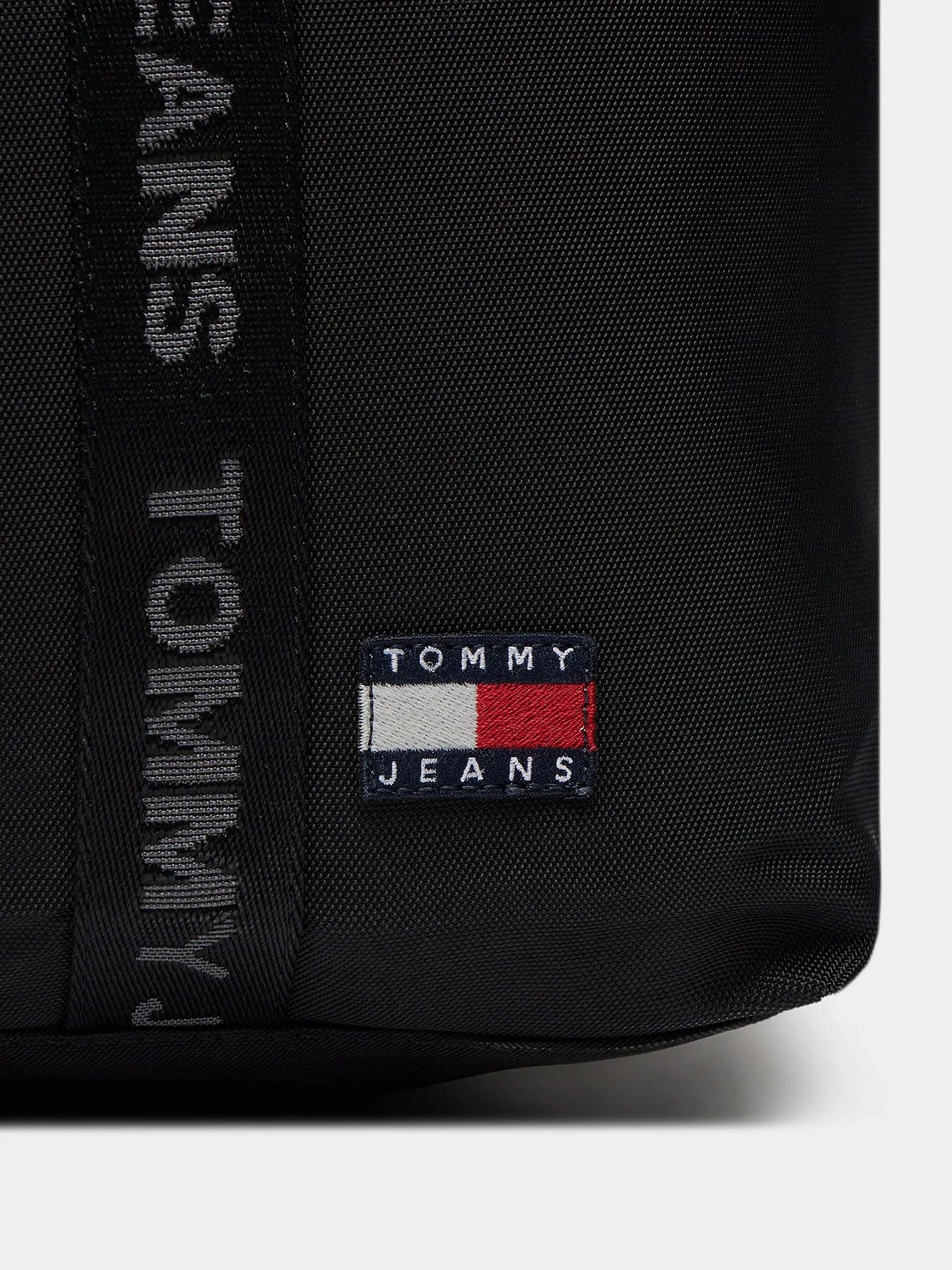 Сумки Tommy Hilfiger модель AW0AW15819-BDS Сумки Tommy Hilfiger модель AW0AW15819-BDS Фото