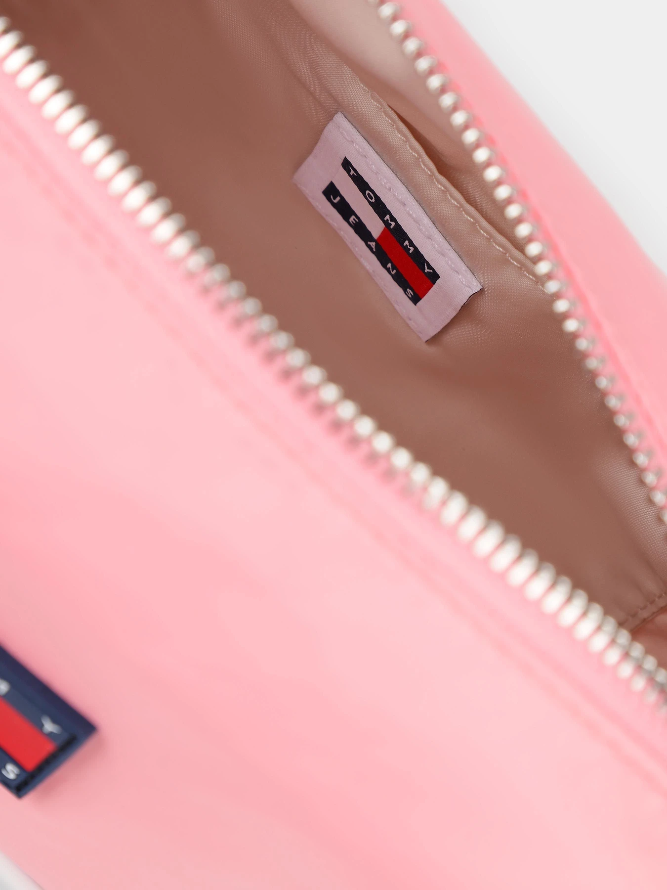 Сумки Tommy Hilfiger модель AW0AW15950-TIC Сумки Tommy Hilfiger модель AW0AW15950-TIC Фото