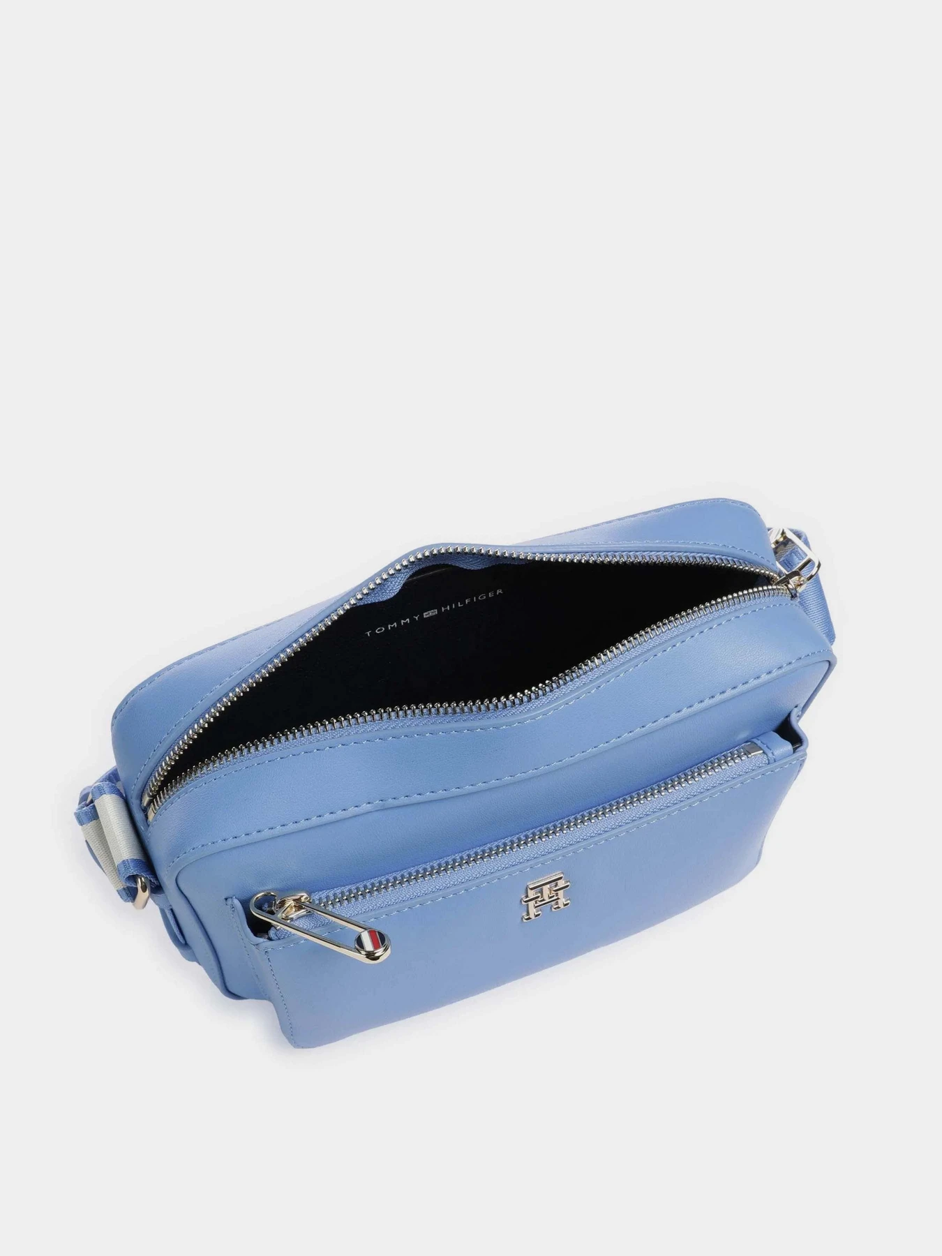 Сумки Tommy Hilfiger модель AW0AW15991-C30 Сумки Tommy Hilfiger модель AW0AW15991-C30 Фото