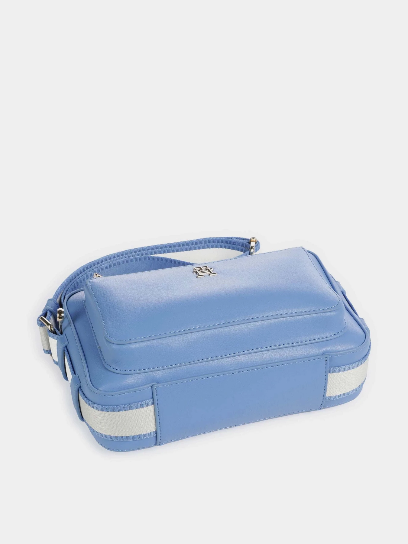 Сумки Tommy Hilfiger модель AW0AW15991-C30 Сумки Tommy Hilfiger модель AW0AW15991-C30 Фото