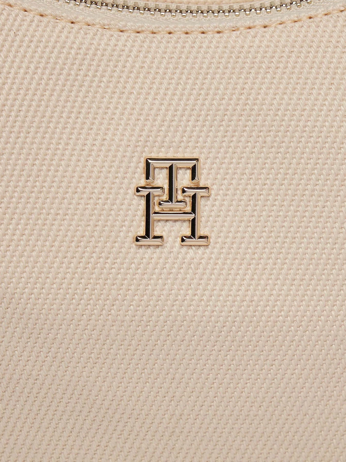 Сумки Tommy Hilfiger модель AW0AW16111-0F4 Сумки Tommy Hilfiger модель AW0AW16111-0F4 Фото