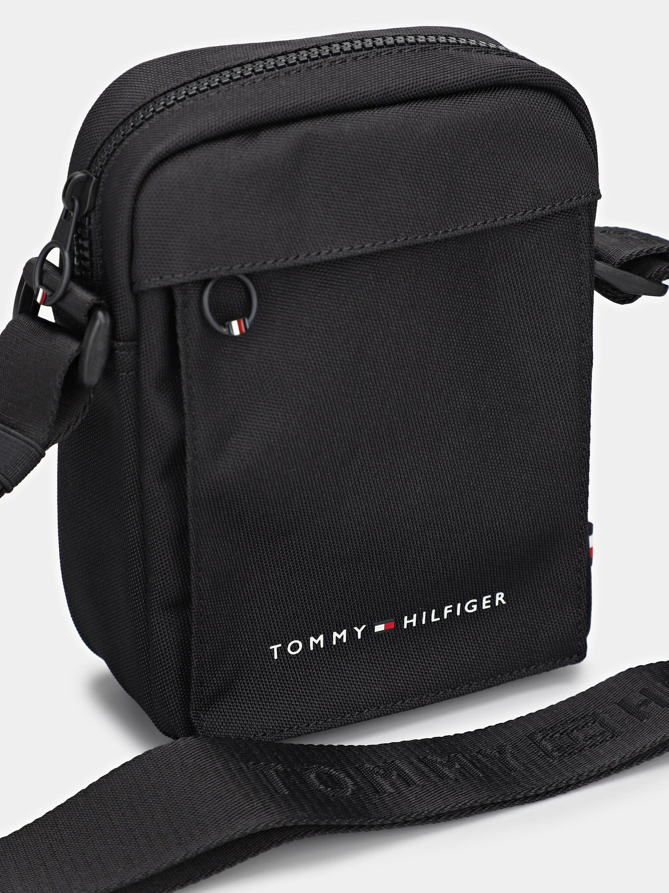 Сумки Tommy Hilfiger модель AM0AM12594-BDS Сумки Tommy Hilfiger модель AM0AM12594-BDS Фото