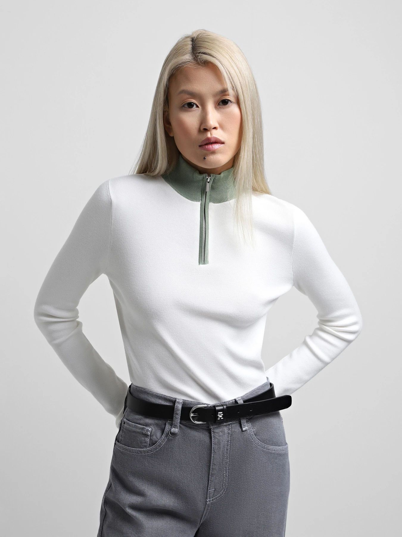 Ремені Tommy Hilfiger модель AW0AW16354-BDS Ремені Tommy Hilfiger модель AW0AW16354-BDS Фото