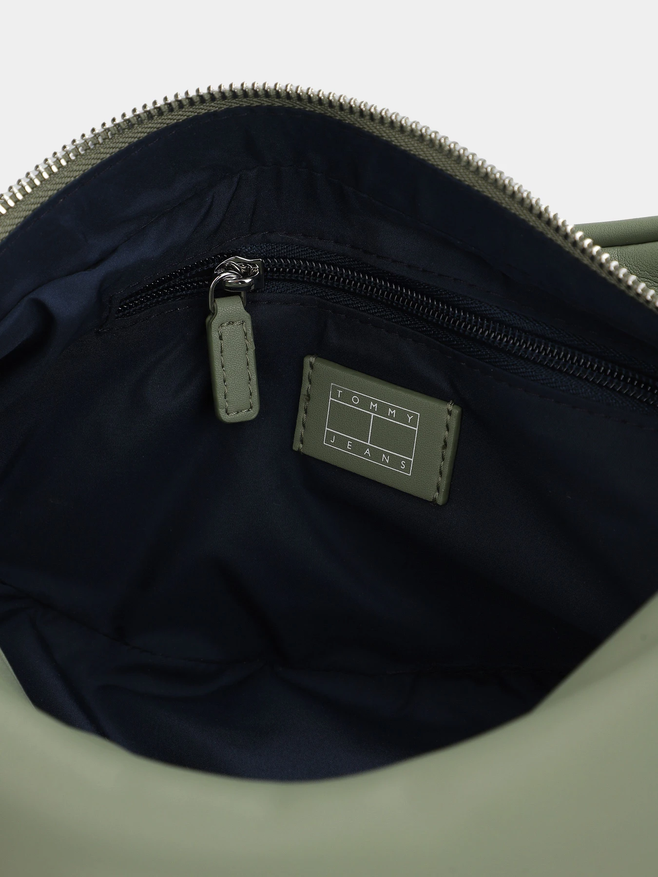 Сумки Tommy Hilfiger модель AW0AW16259-M01 Сумки Tommy Hilfiger модель AW0AW16259-M01 Фото