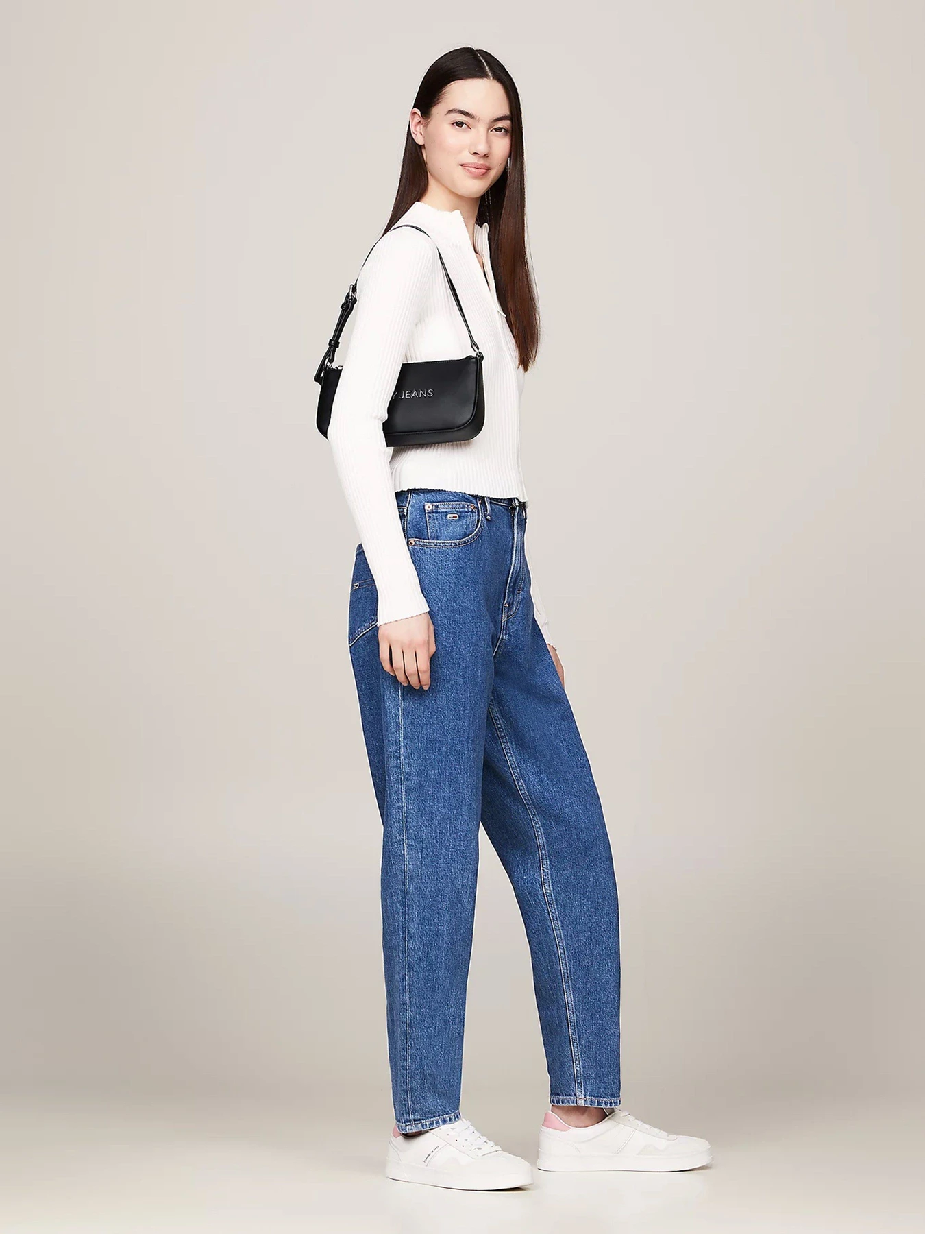 Сумки Tommy Hilfiger модель AW0AW16270-BDS Сумки Tommy Hilfiger модель AW0AW16270-BDS Фото