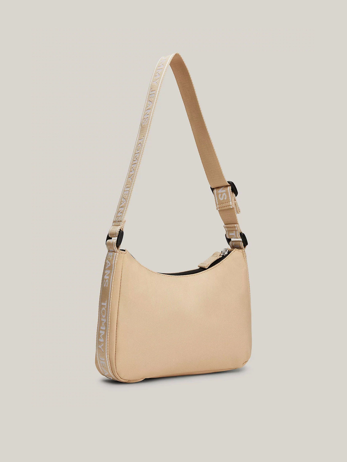 Сумки Tommy Hilfiger модель AW0AW16276-AB9 Сумки Tommy Hilfiger модель AW0AW16276-AB9 Фото
